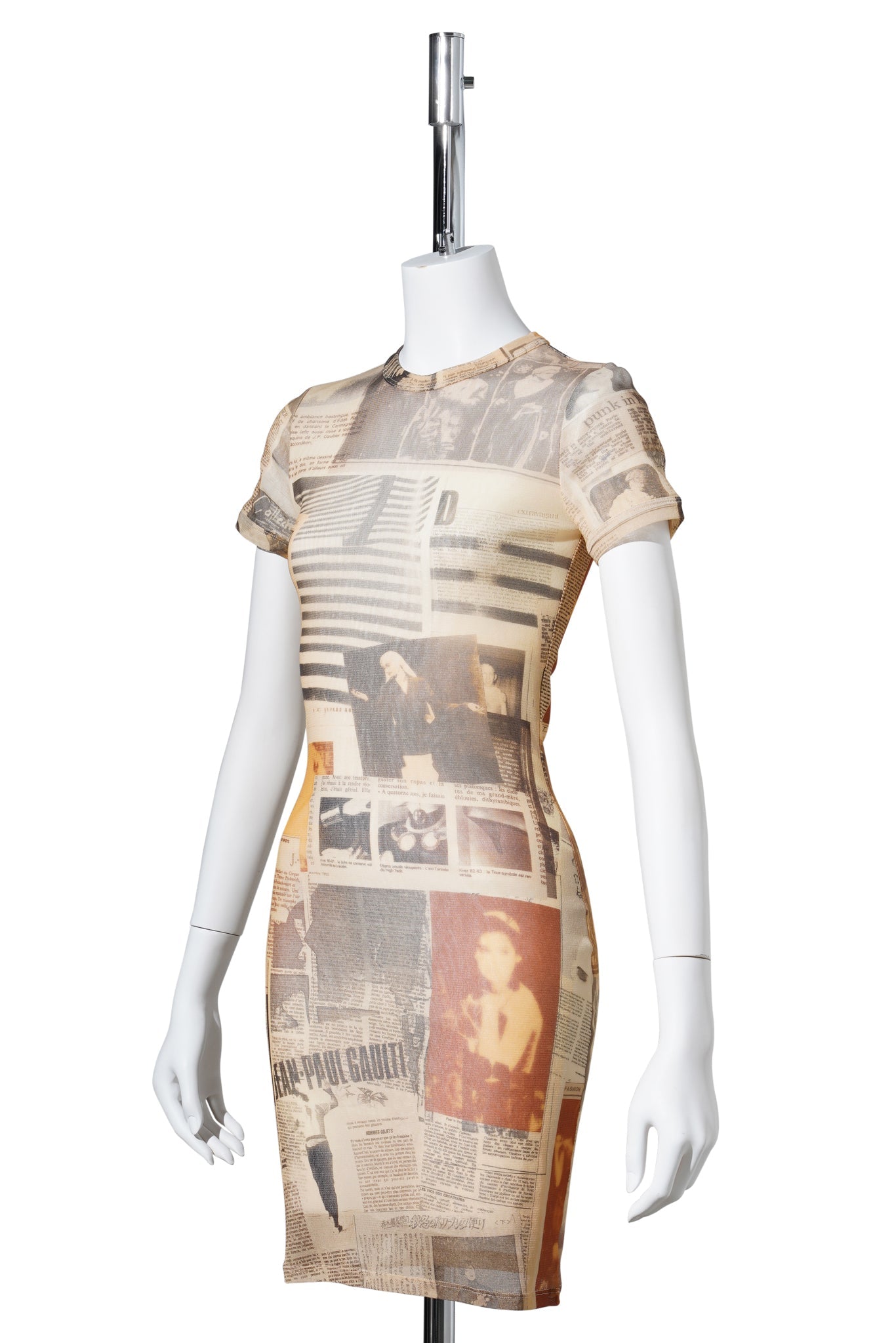 MESH SHORTDRESS PRINTED "JOURNAL" / ECRU/LIGHT GREY/RED