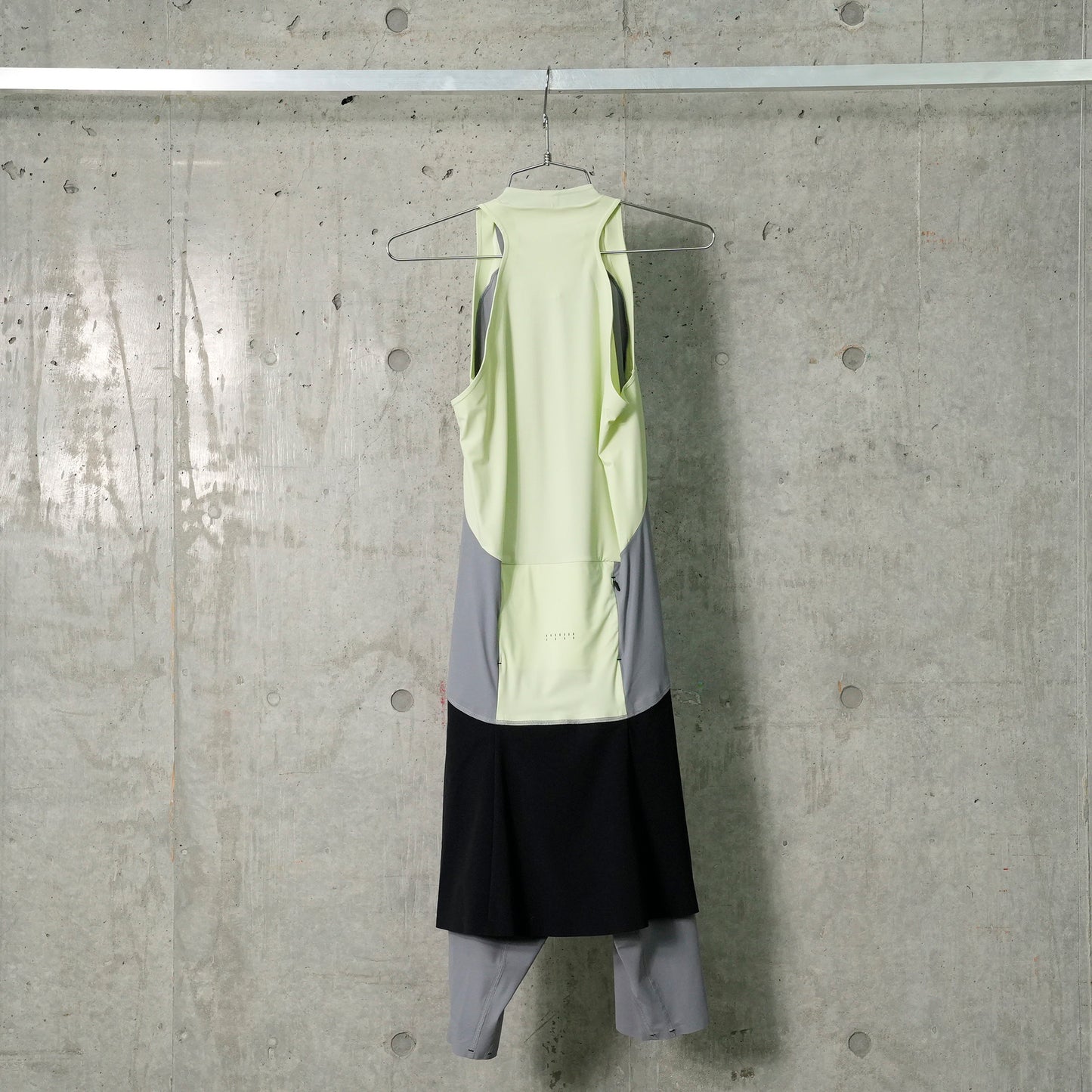 SPRINT DRESS / LIME CREAM/GREY/BLACK