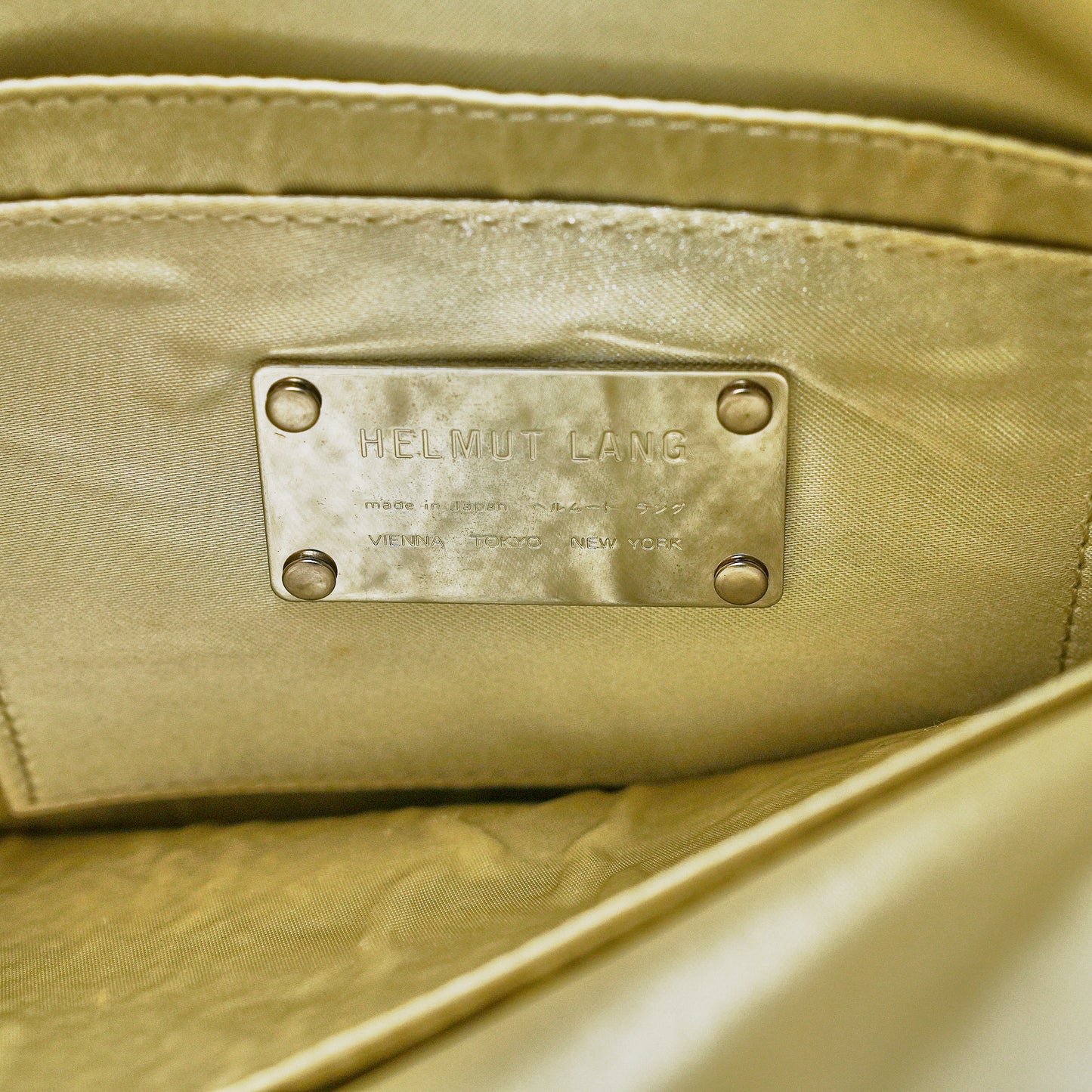 VERTICAL HANDBAG / WHITE