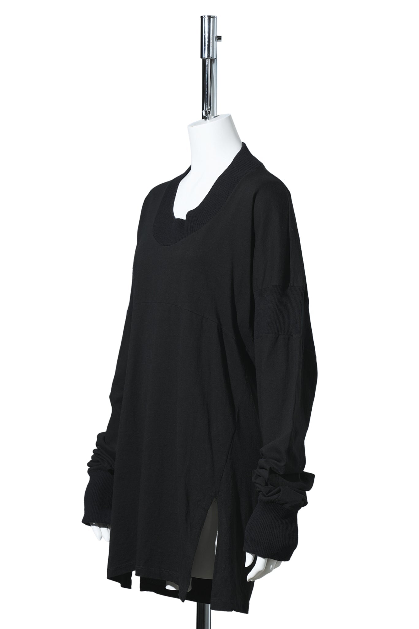 OVERSIZED LONG SLEEVE TOP / BLACK