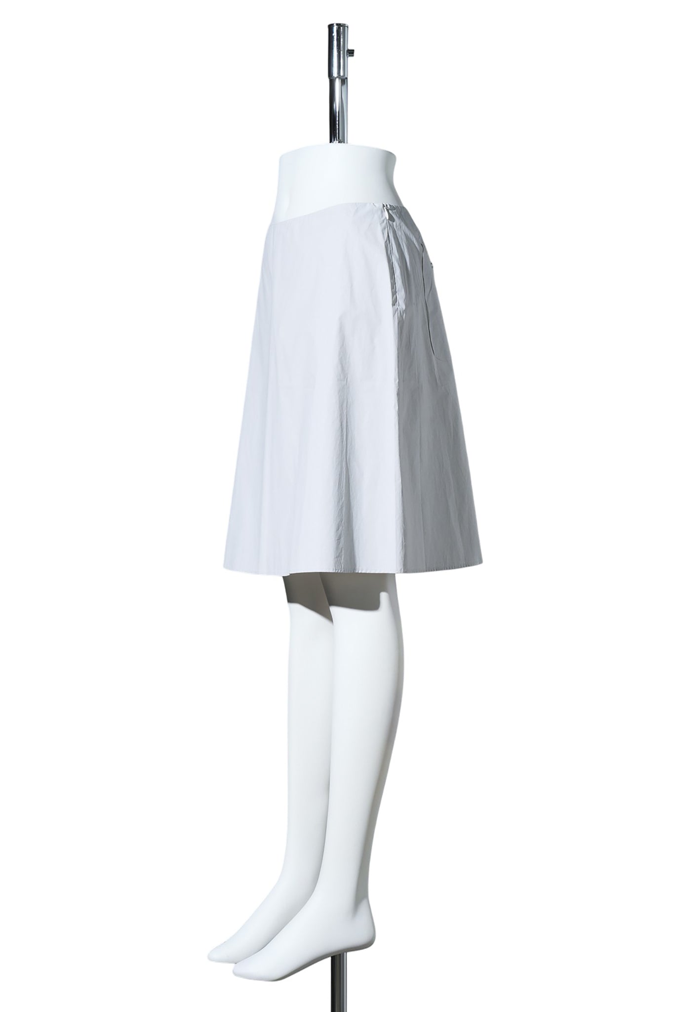 SKIRT WITH BACK POCKET / WHITE