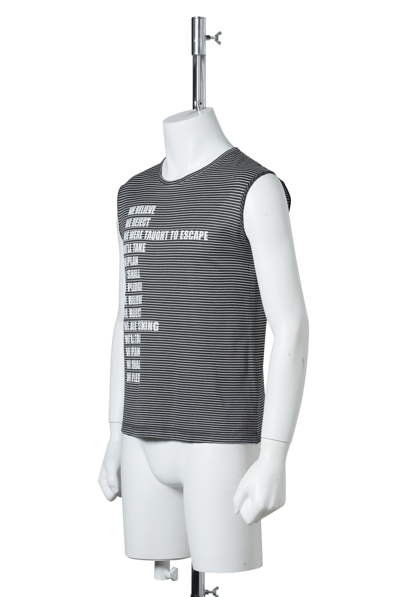 GRAPHIC SLEEVELESS TOP / BLACK&WHITE
