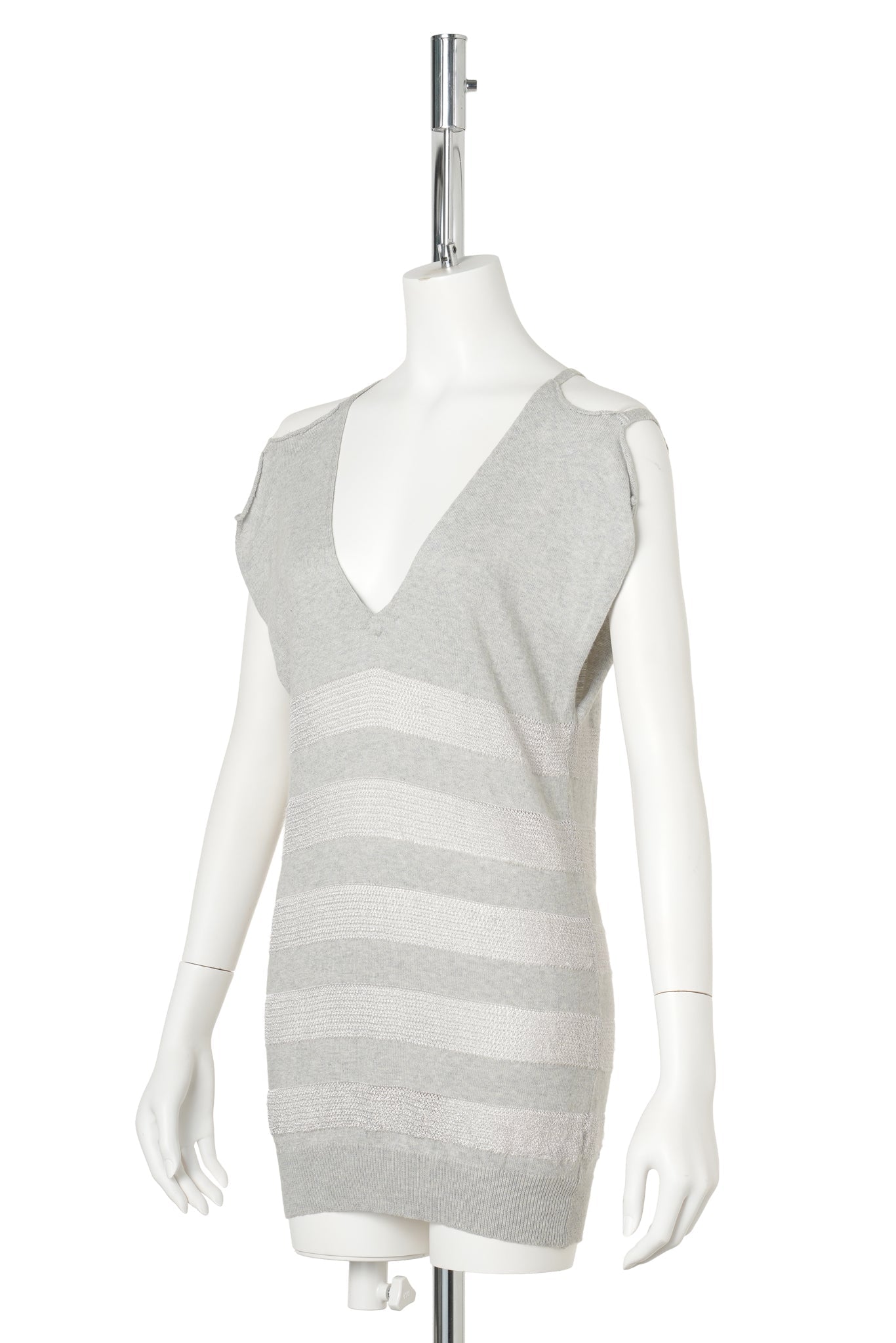SLEEVELESS KNIT VEST / GREY