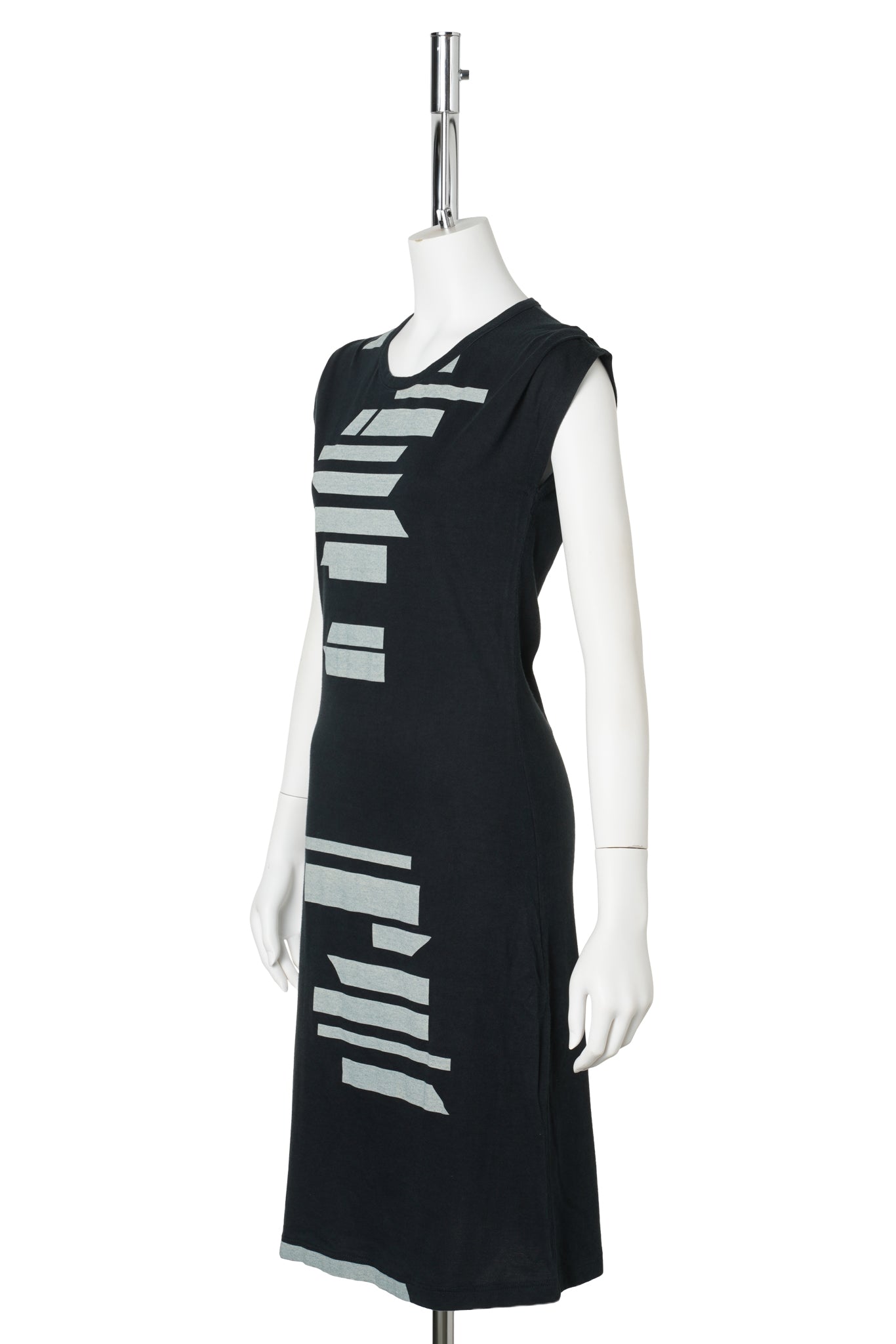 GEOMETRIC PRINT SLEEVELESS DRESS / BLACK