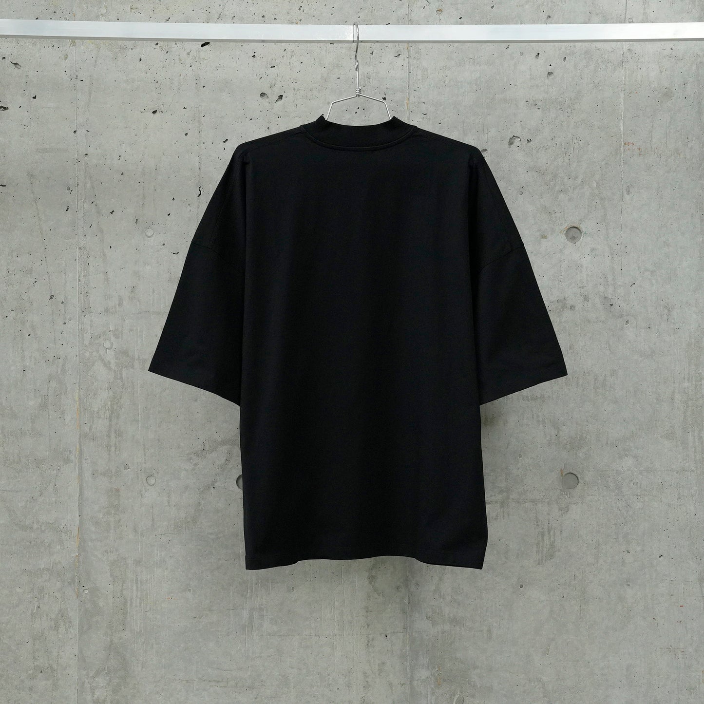 T-SHIRT / 001