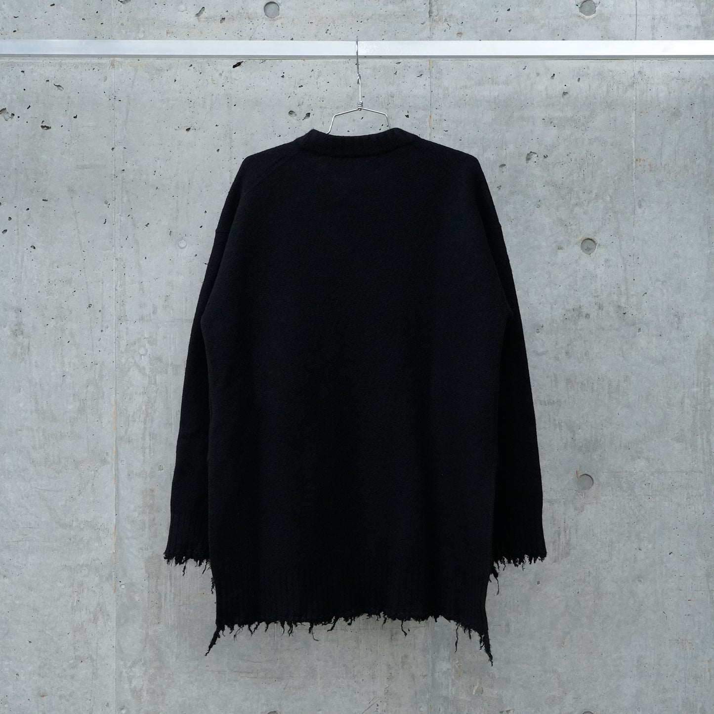 SWEATER / 001