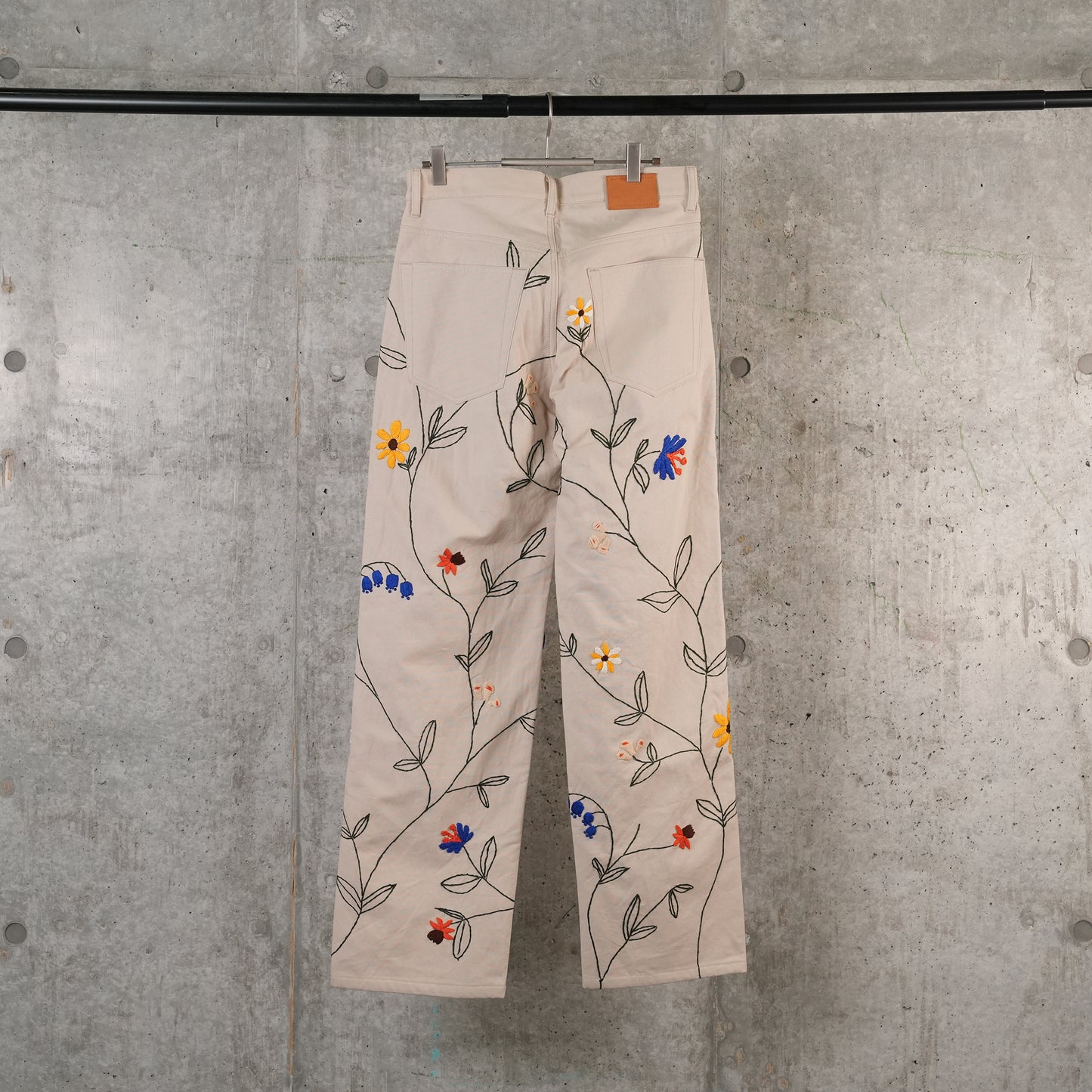 HAND EMBROIDERY PANTS / BEIGE