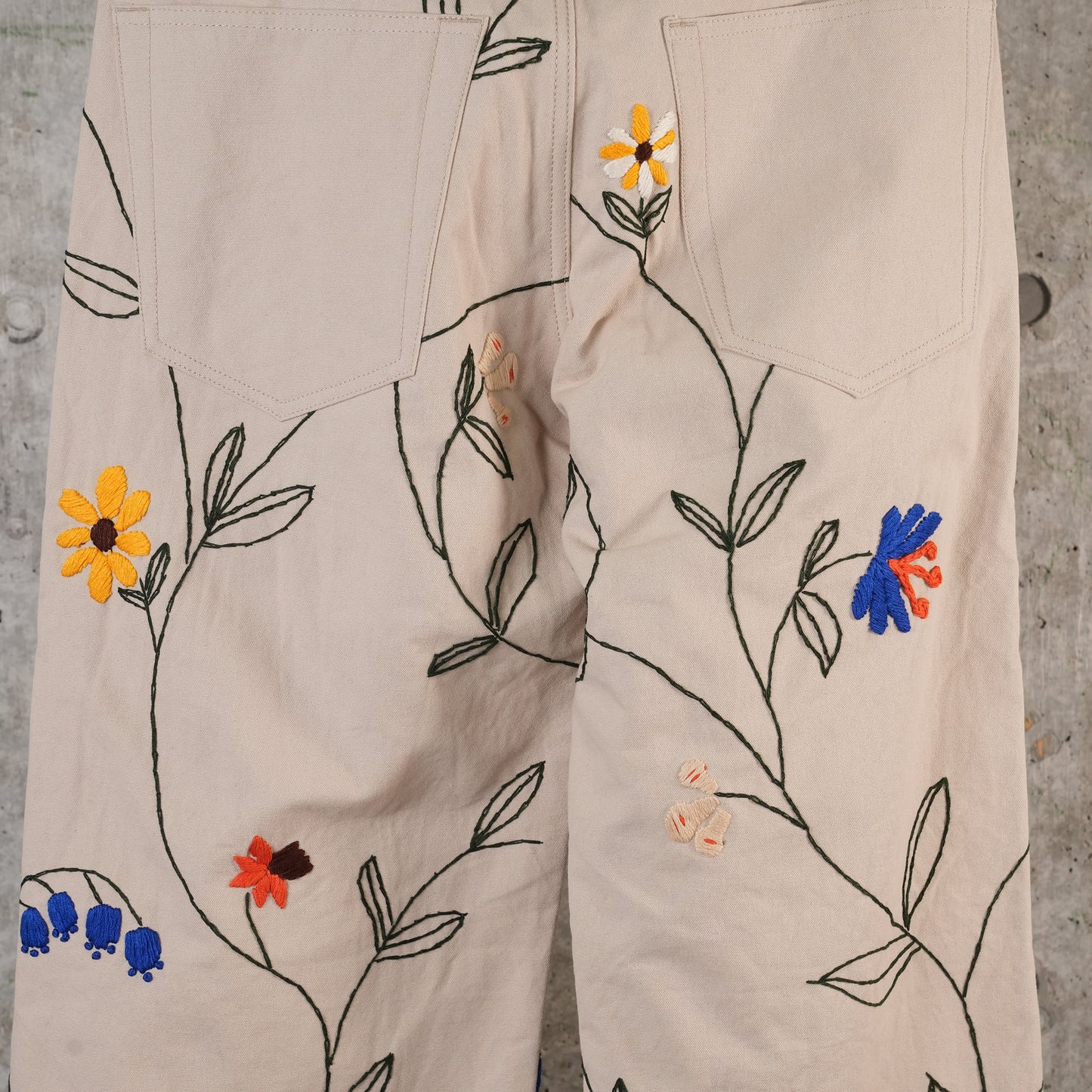 HAND EMBROIDERY PANTS / BEIGE