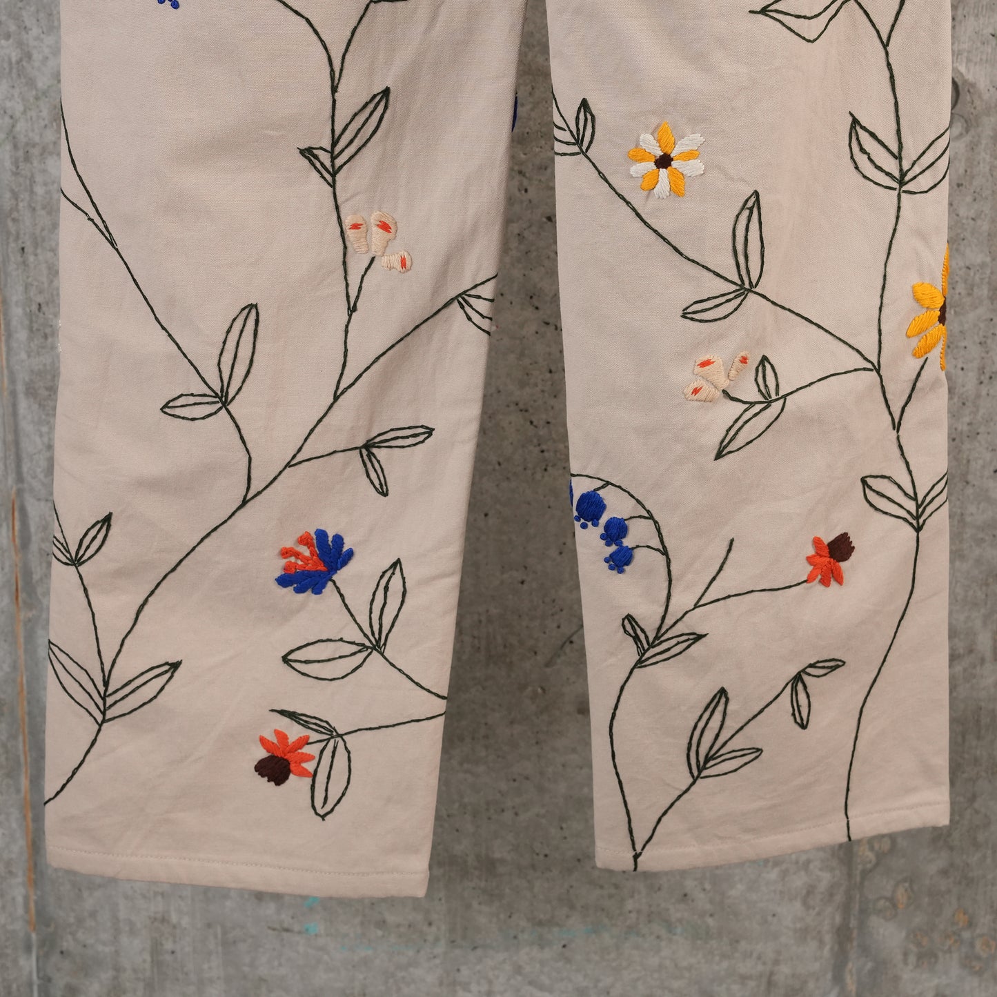 HAND EMBROIDERY PANTS / BEIGE