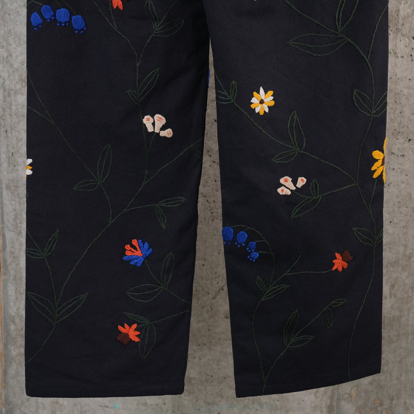 HAND EMBROIDERY PANTS / NAVY