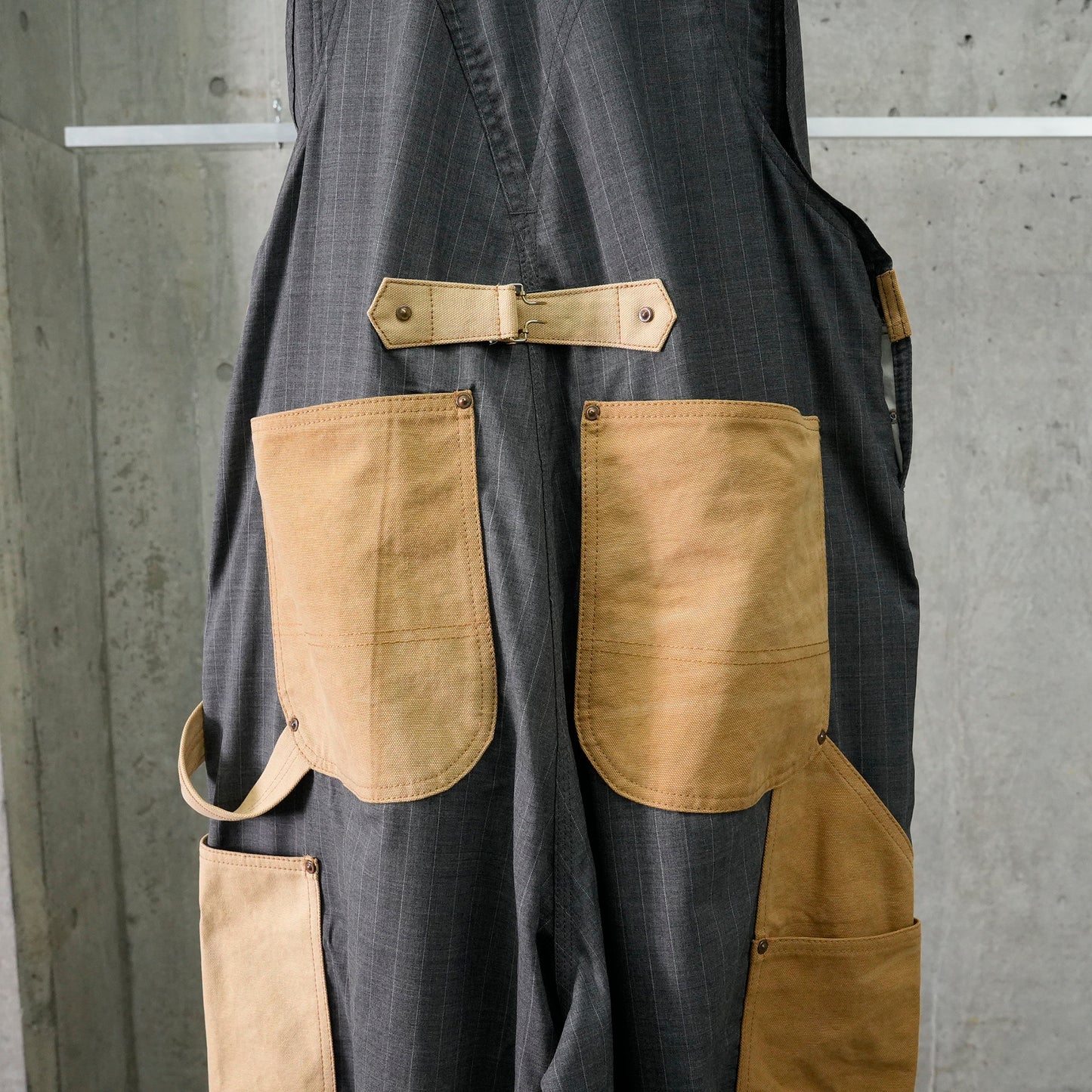 VINTAGE-EFFECT WORK JUMP SUITS / BEIGE