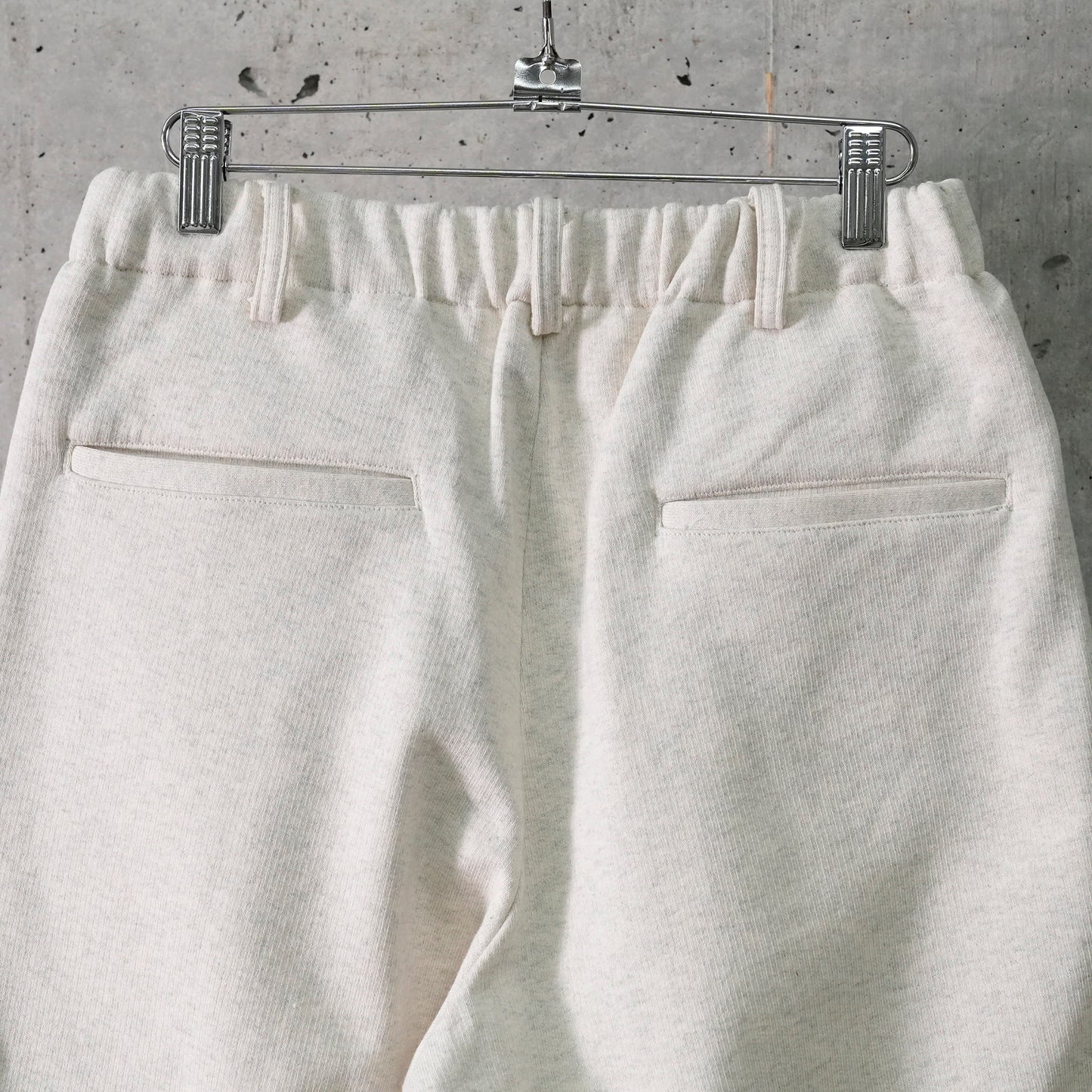 MULTI EMBODIED-DESIGN SWEATPANTS / OATMEAL