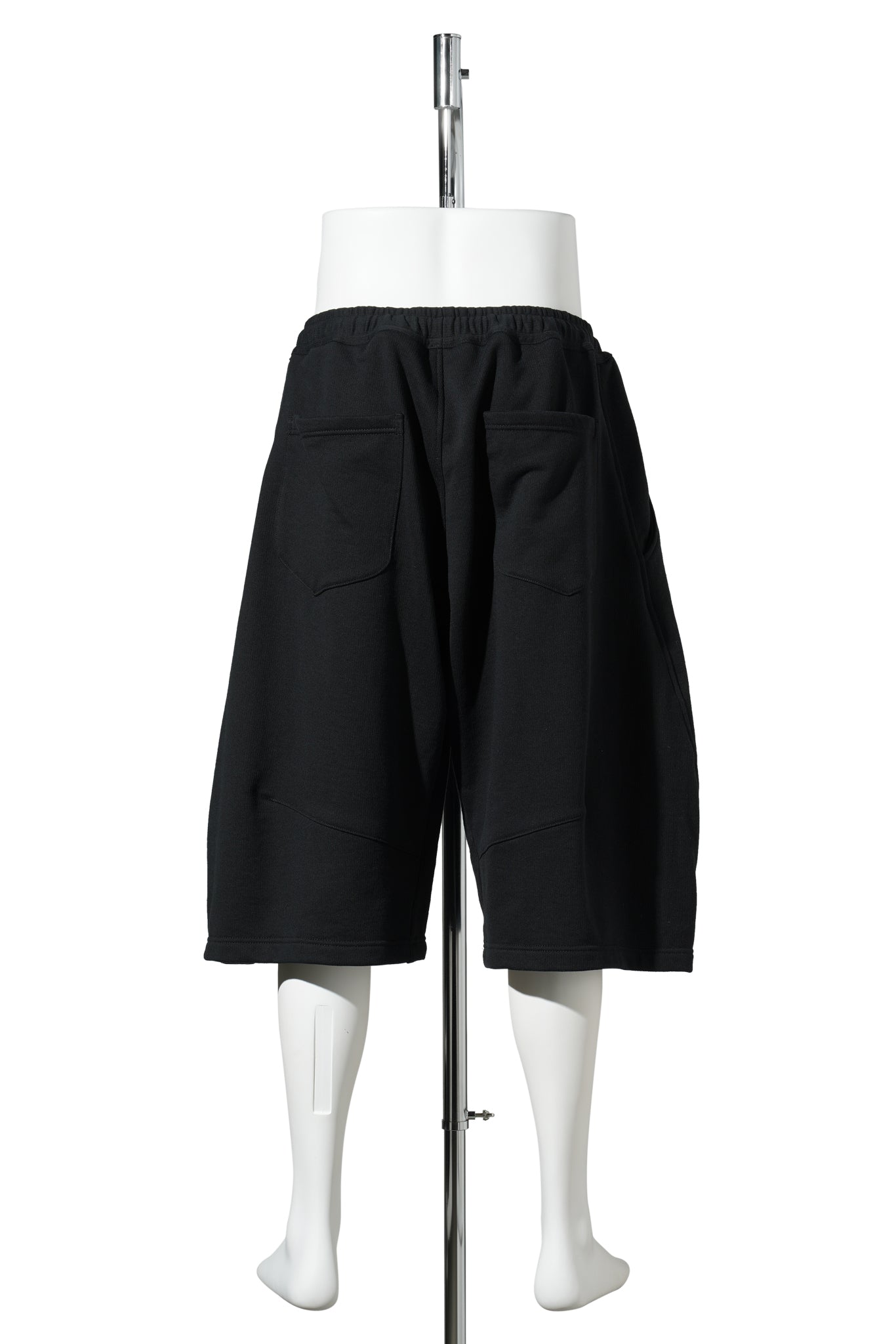 PLEATED BALLOON SWEAT SHORTS / BLACK
