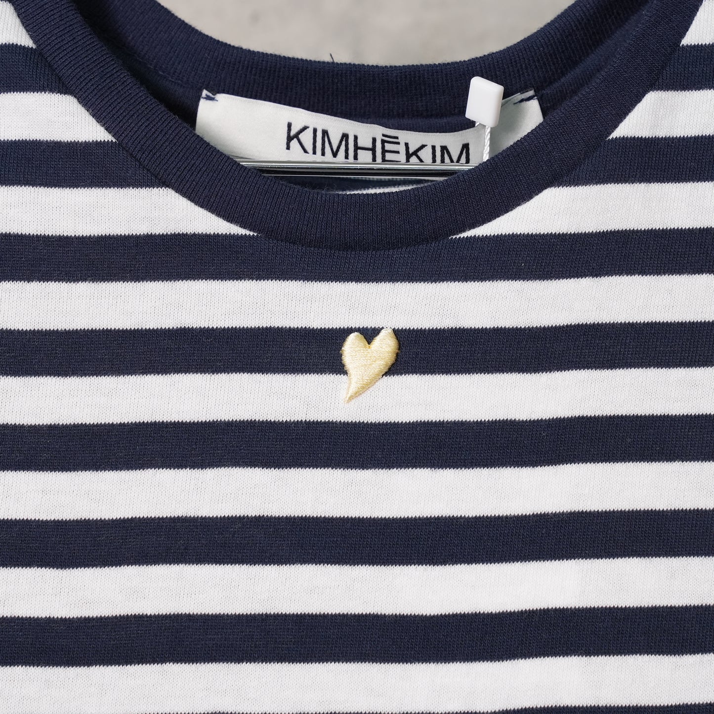 MINI HEART EMBROIDERED SLIM STRIPE T-SHIRT / NAVY