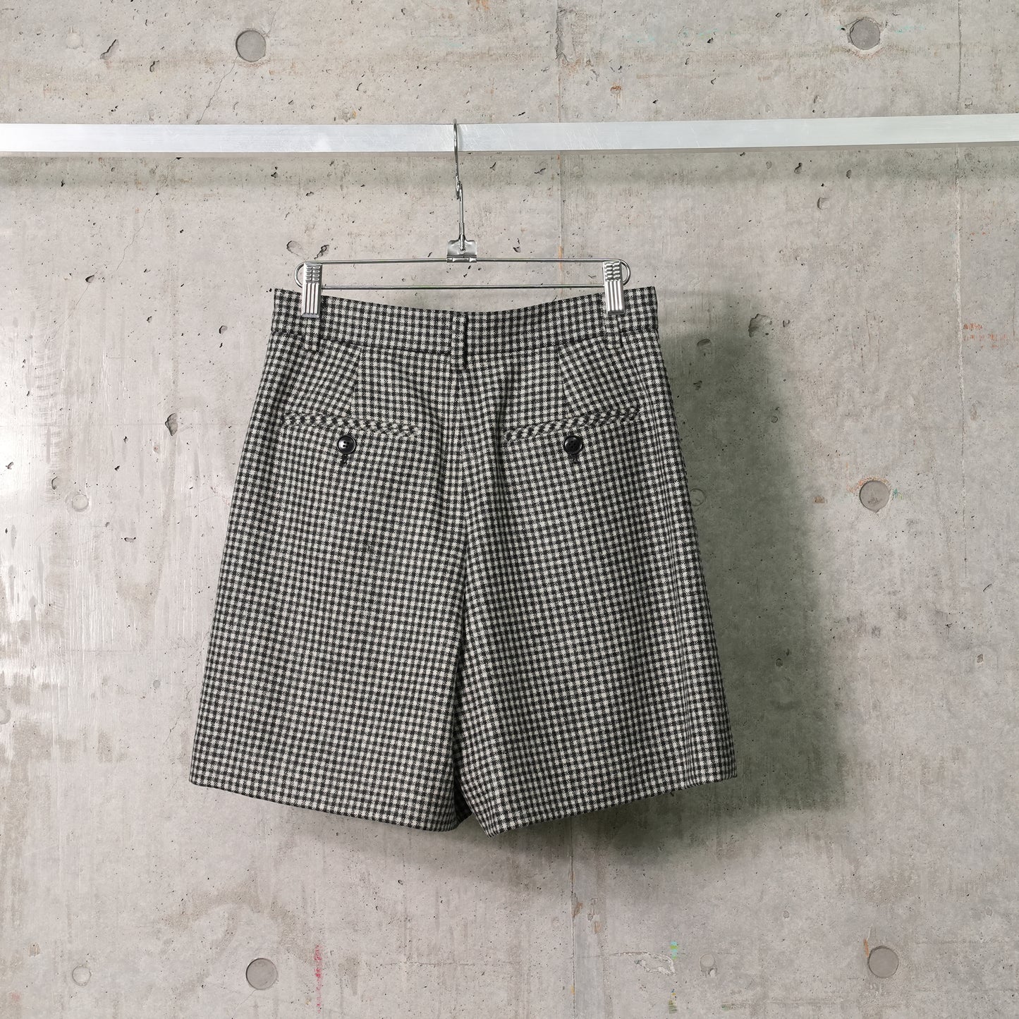 WOOL GINGHAM CHECKED SHORTS / BLACK