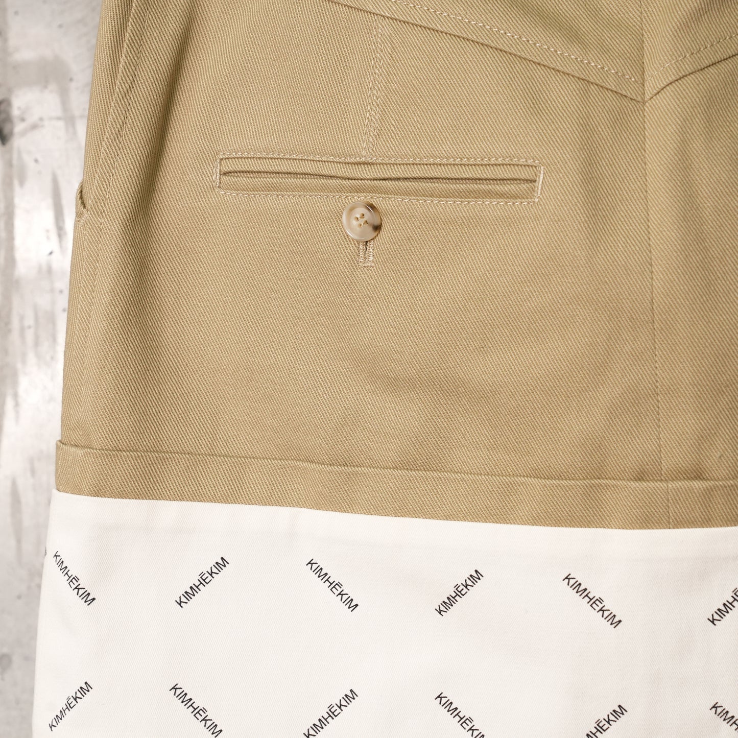 BICOLOR LOGO PRINTED ROLLED UP MINI SKIRT / BEIGE