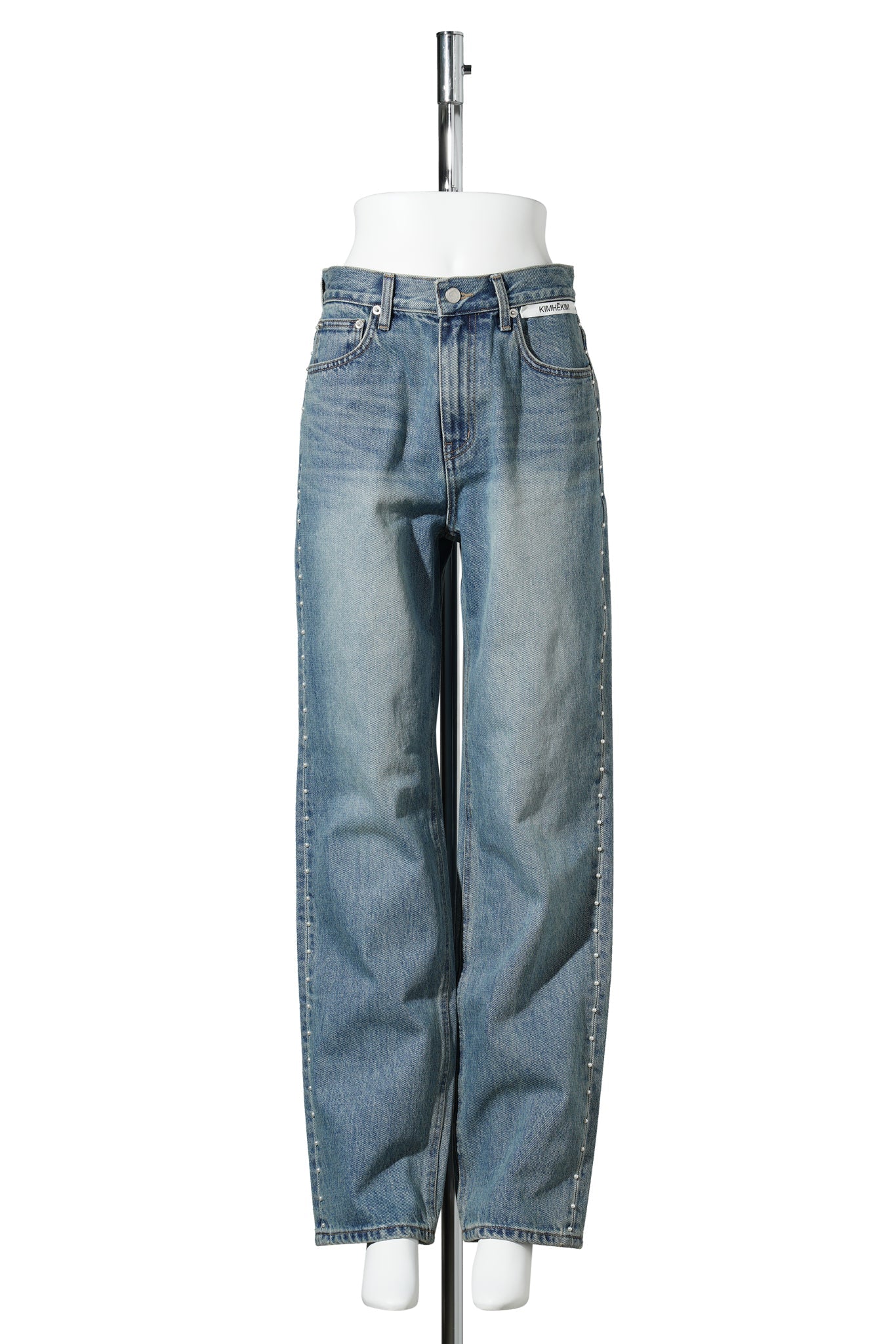 PEARL EMBELLISHED BOYFRIEND-FIT JEANS / BLUE
