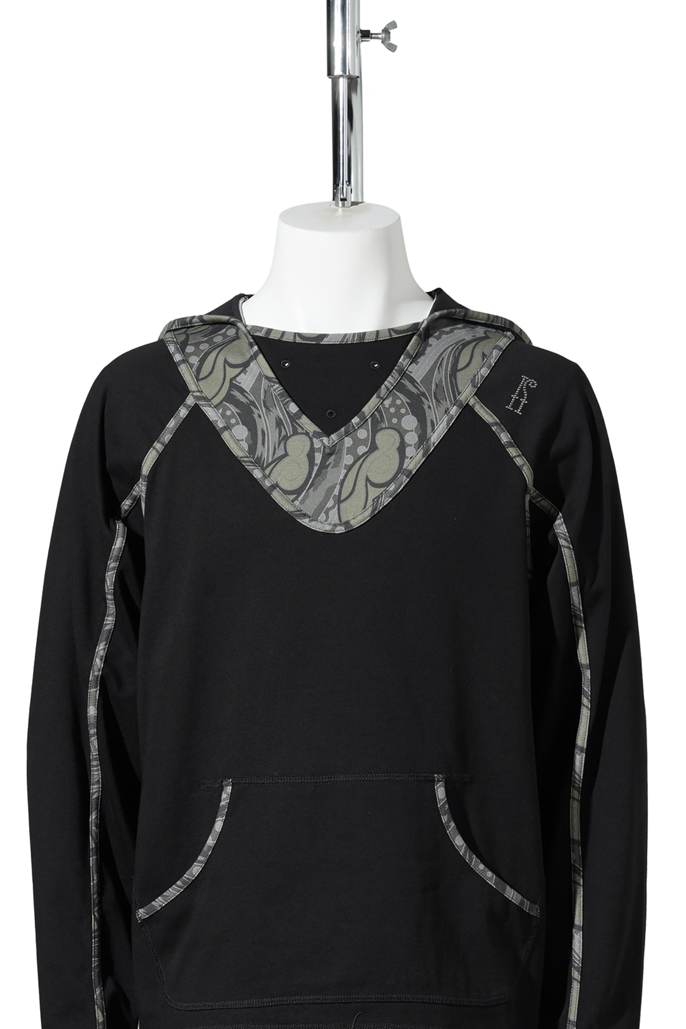 GIZI HOODED TOP / BLACK/SAGE