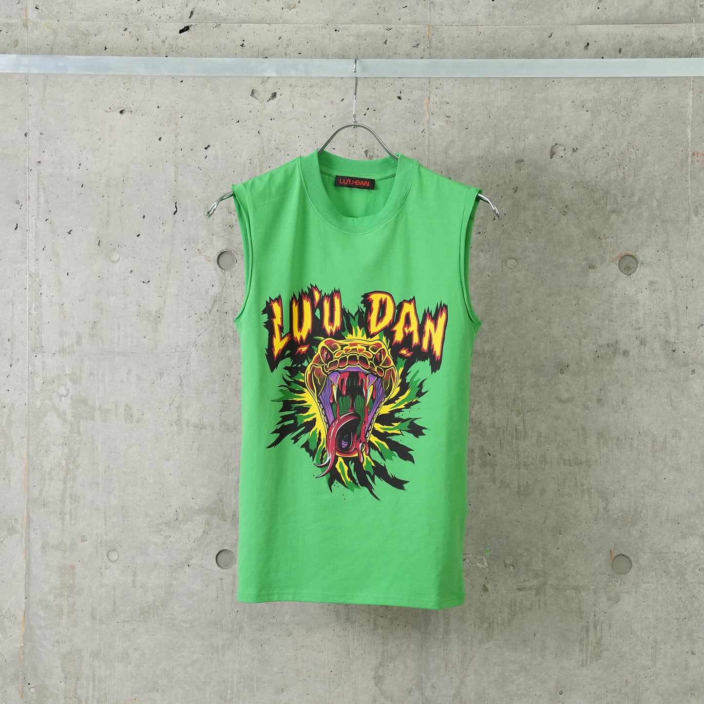 SLEEVELESS TEE / LIZARD GREEN