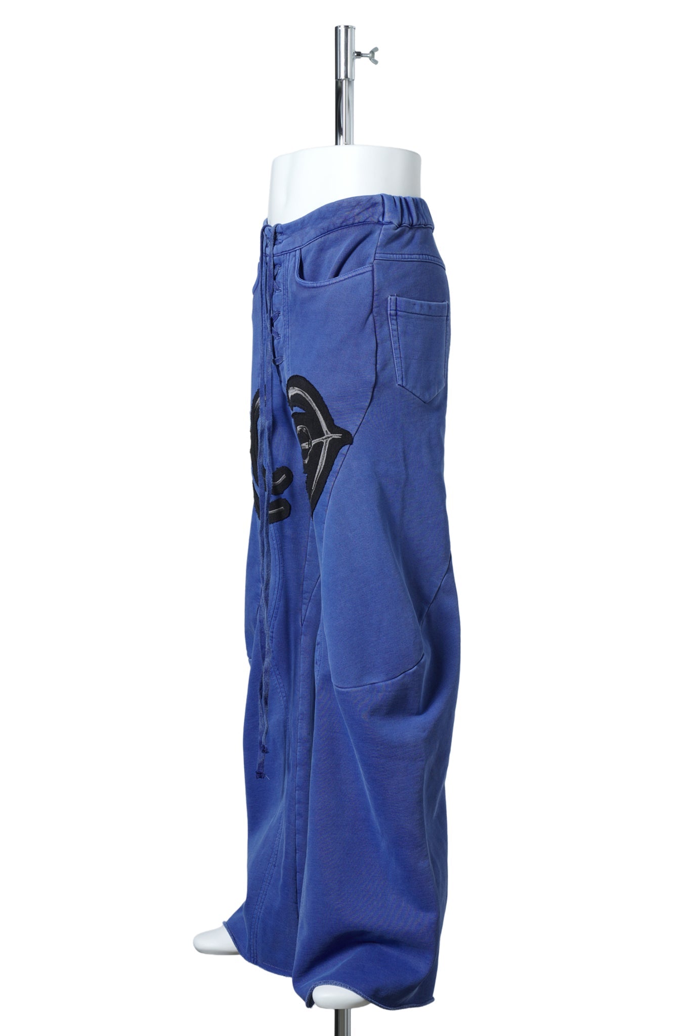 COLLEGIATE EMBROIDERED JOGGER / BLUE/BLACK