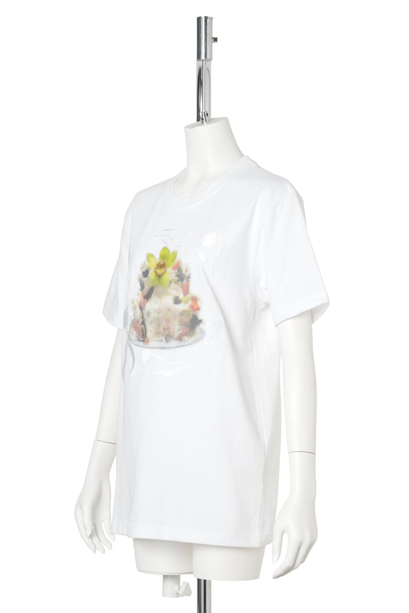 EMBROIDE RED QUEREMOS PASTELES CAKE PATCH TEE / WHITE