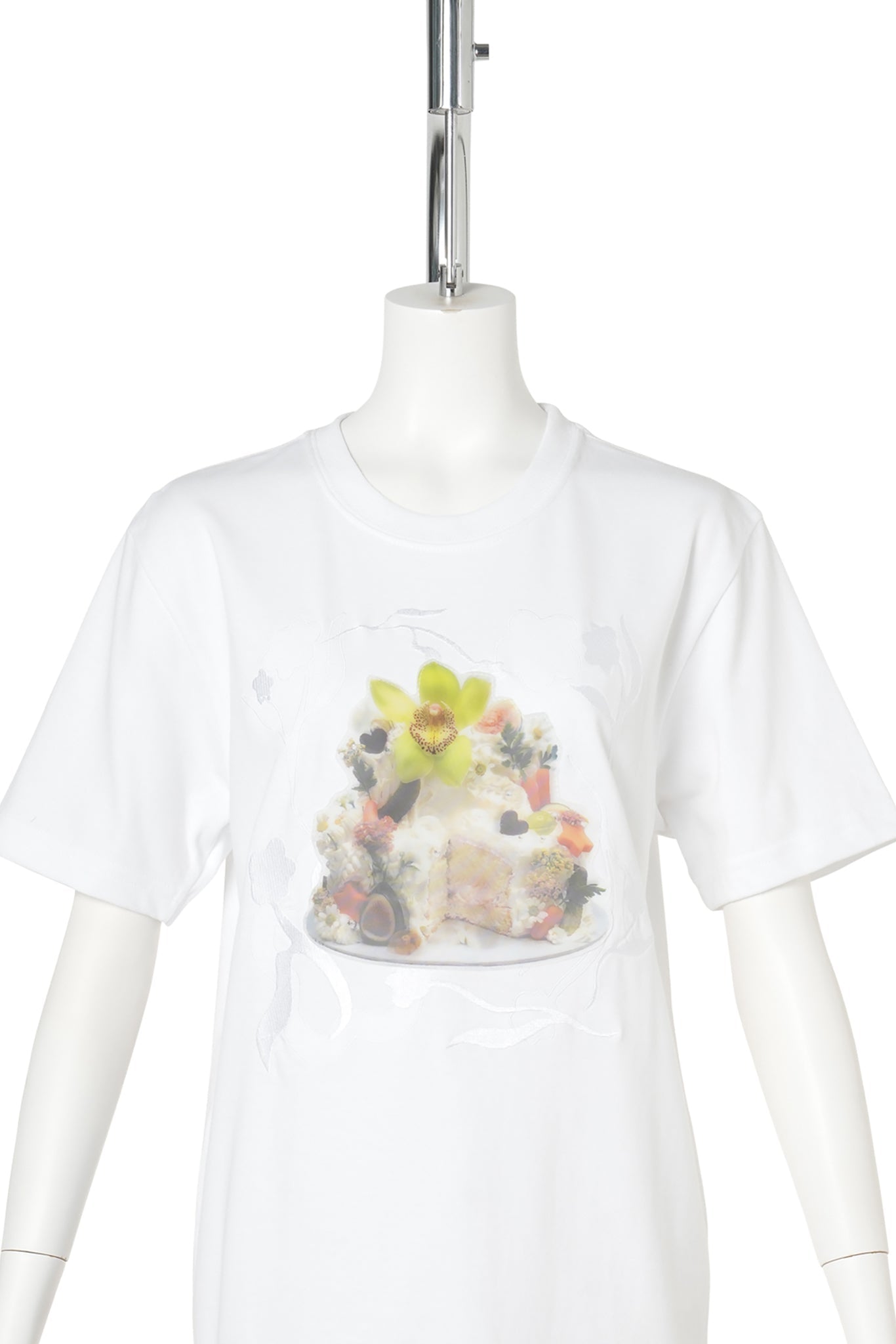 EMBROIDE RED QUEREMOS PASTELES CAKE PATCH TEE / WHITE