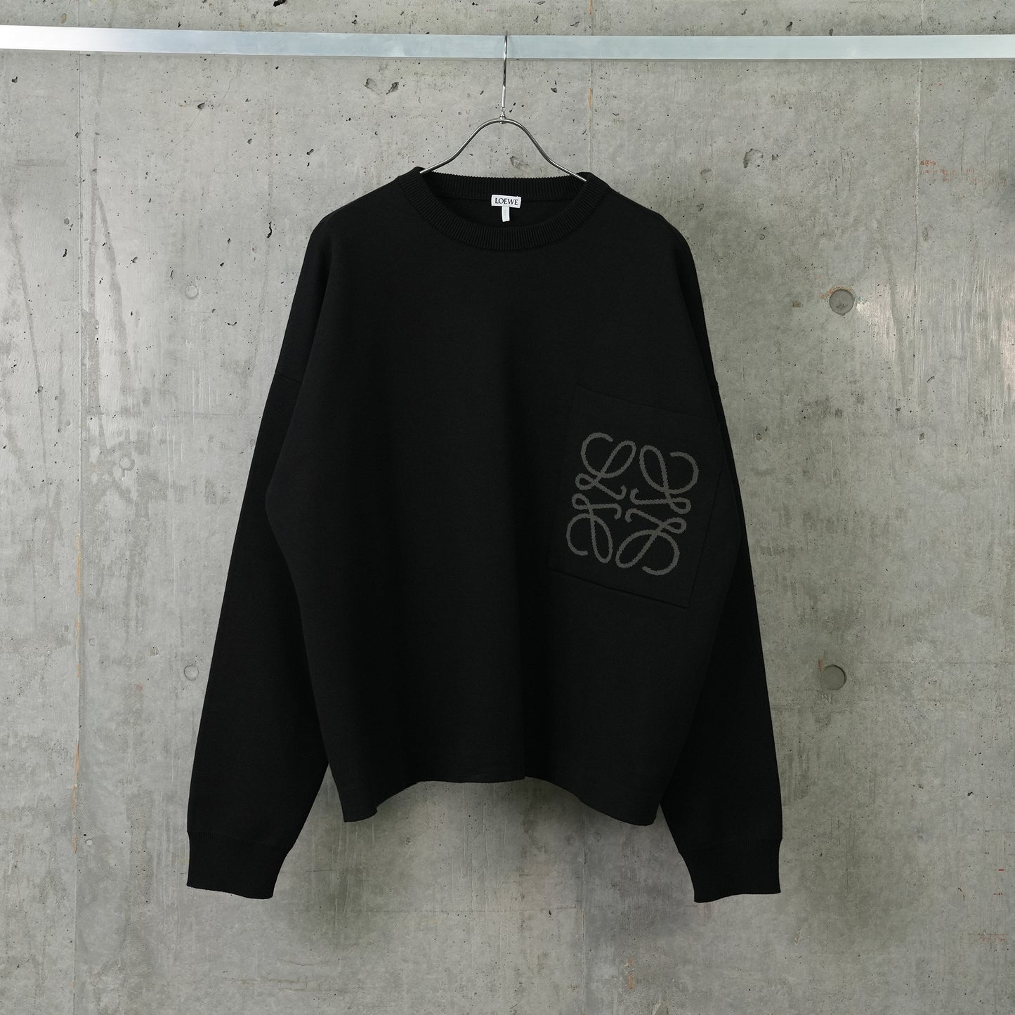 ANAGRAM POCKET SWEATER / BLACK