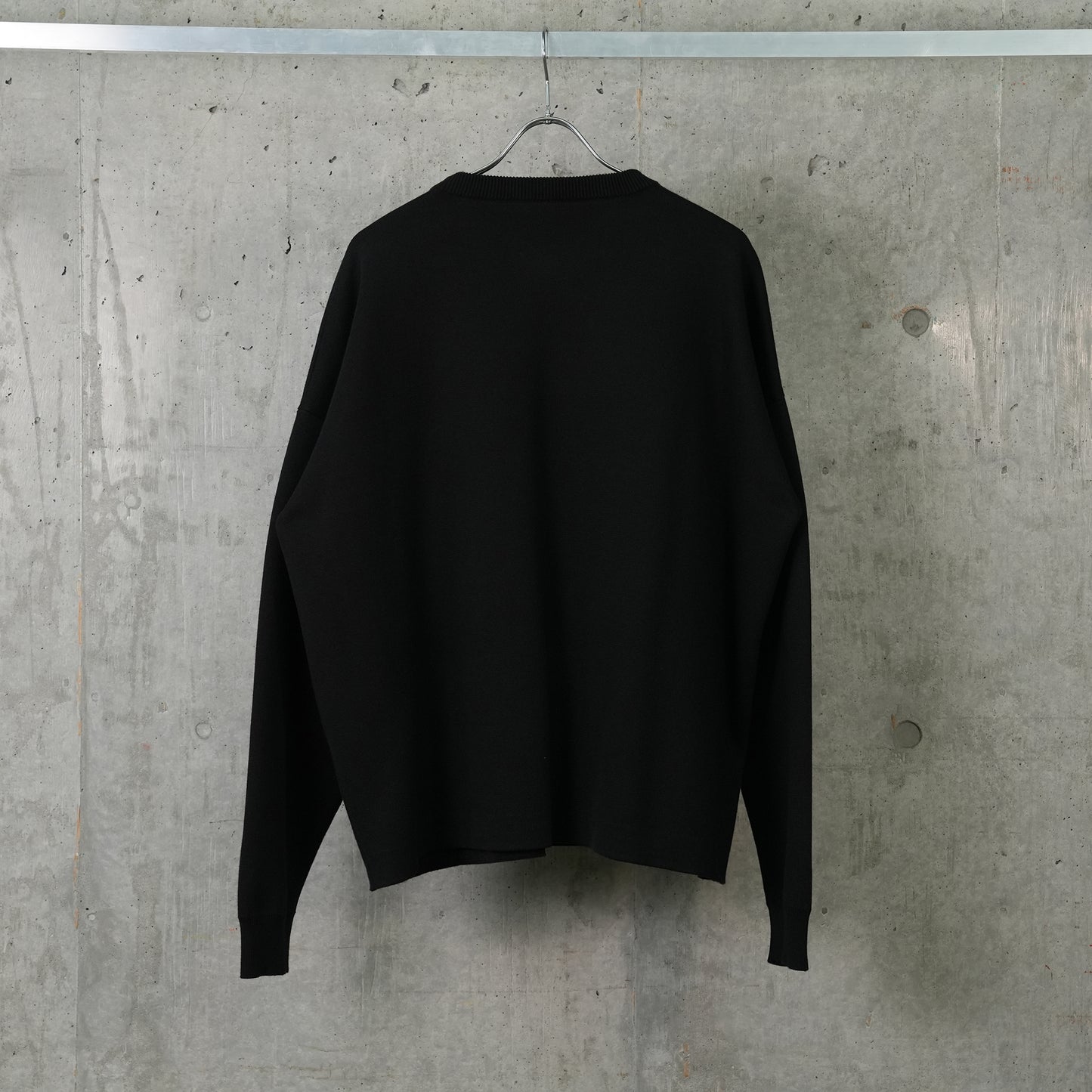 ANAGRAM POCKET SWEATER / BLACK