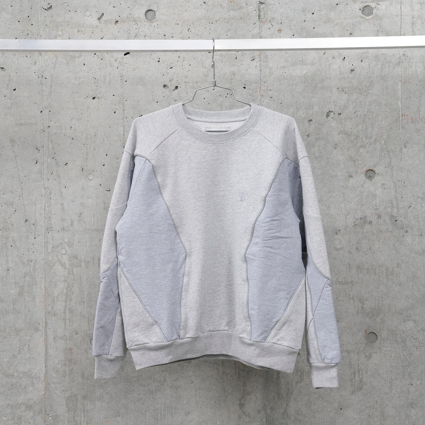 TECH PULLOVER / GREY