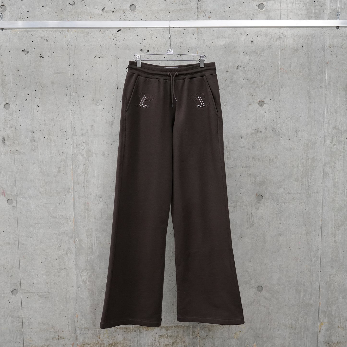 LOGO WIDE LEG SWEATS / BROWN