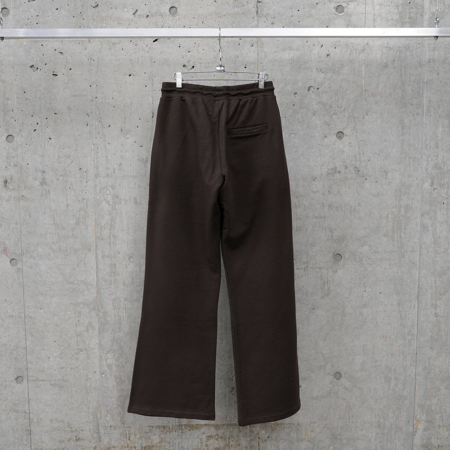 LOGO WIDE LEG SWEATS / BROWN