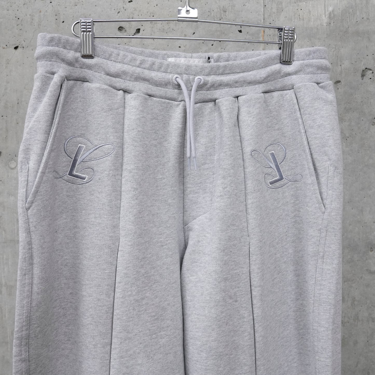 LOGO WINDOW SWEATS / GREY