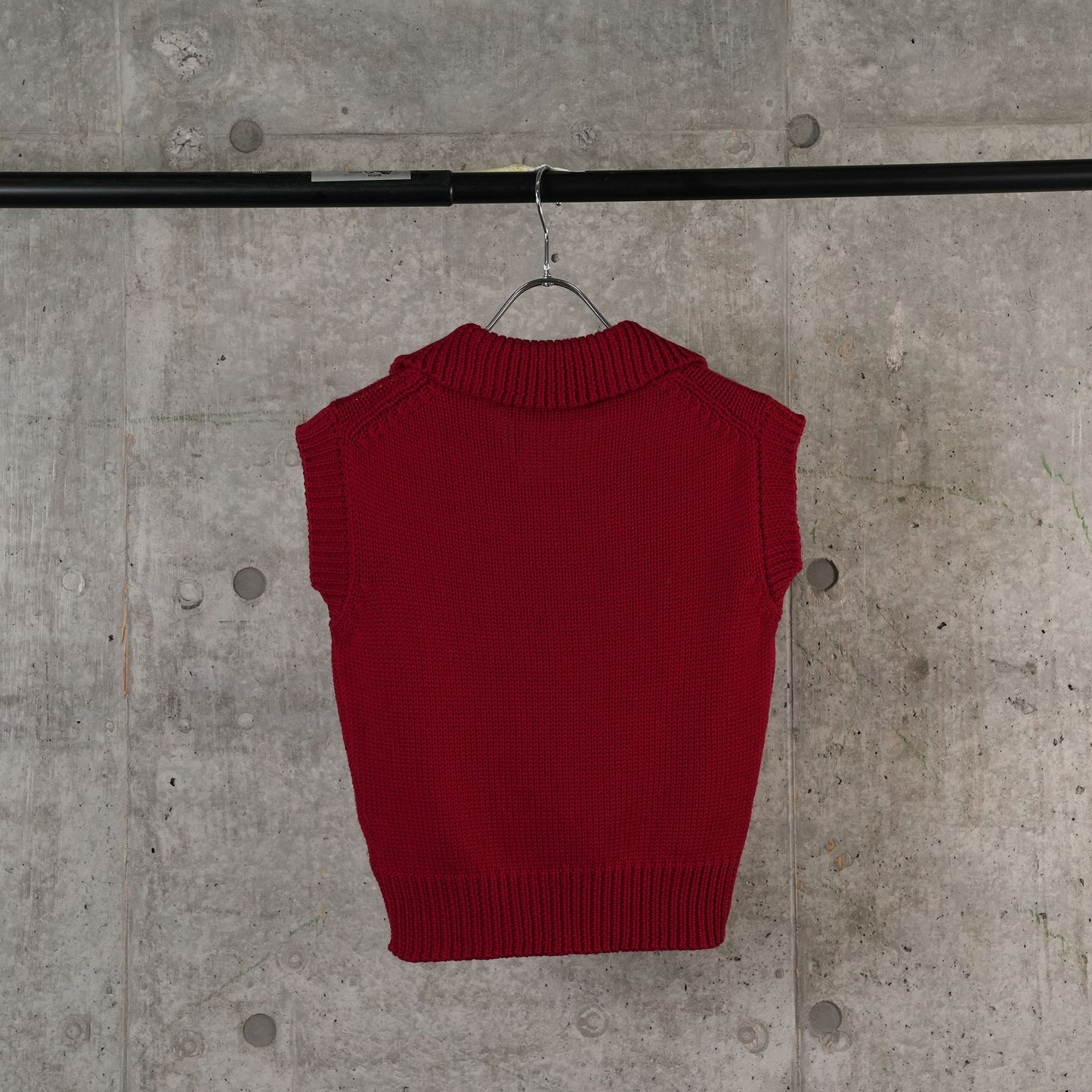 SWANN VEST / RED/WHITE