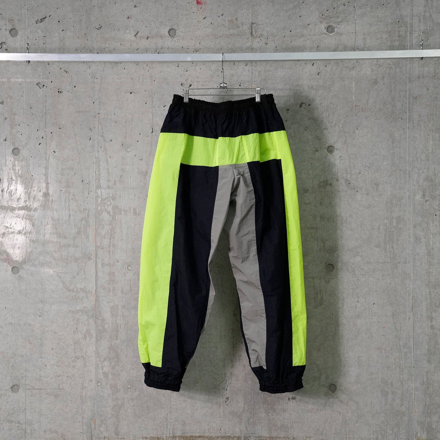 TRACK PANTS / NAVY MULTI