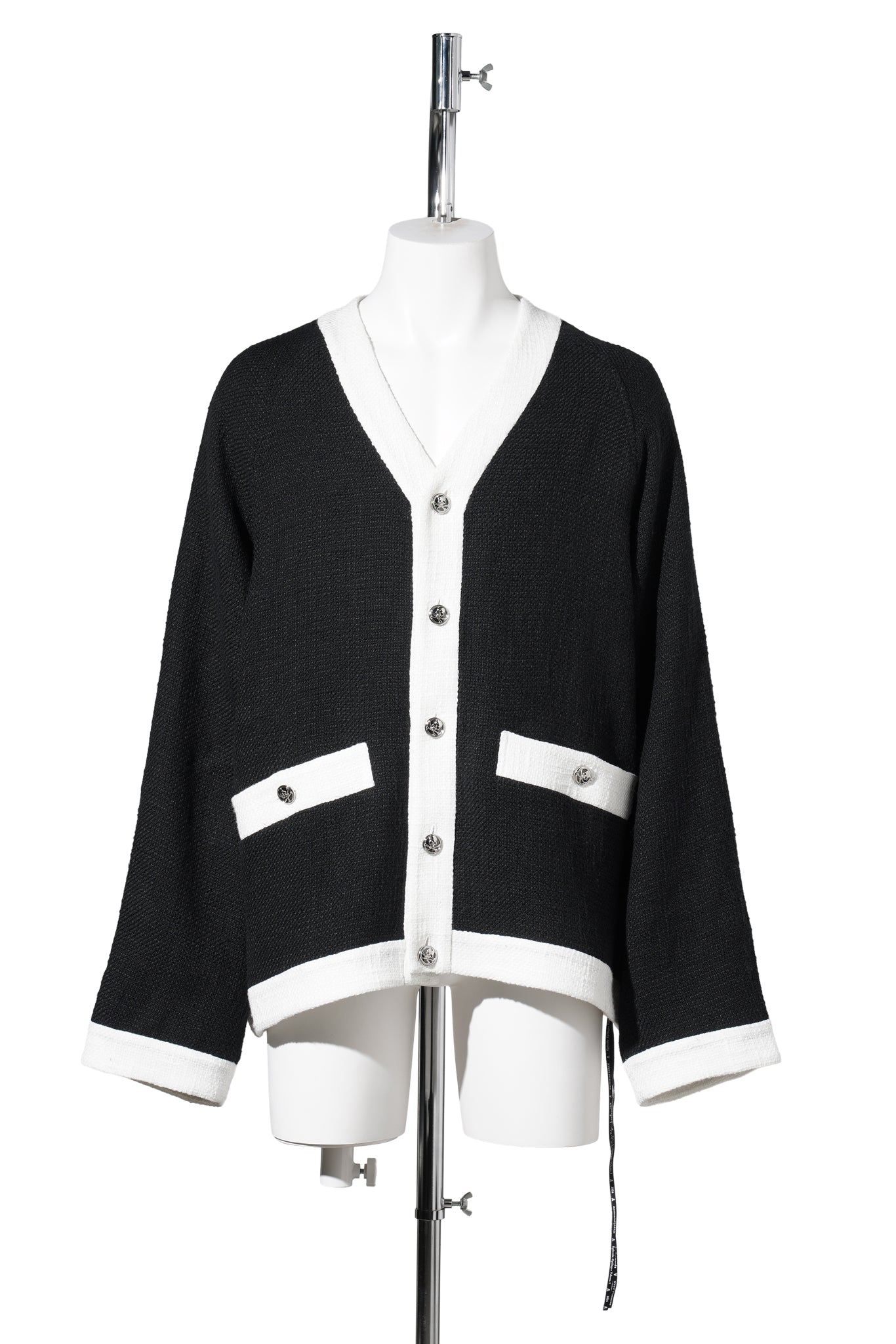 BL019 / 204:BLACK x WHITE