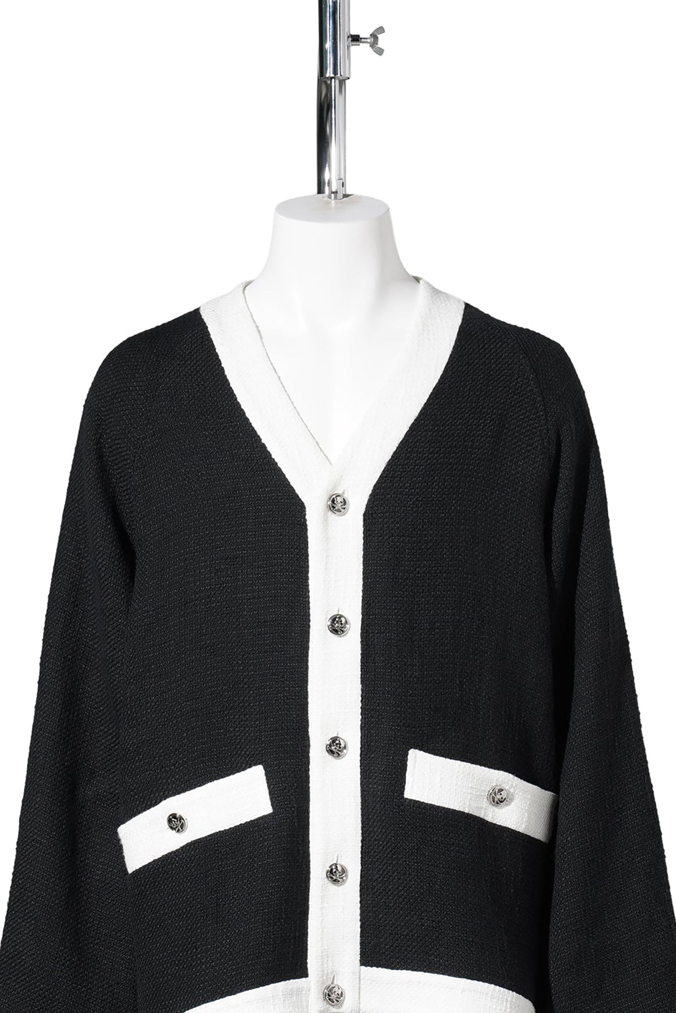 BL019 / 204:BLACK x WHITE