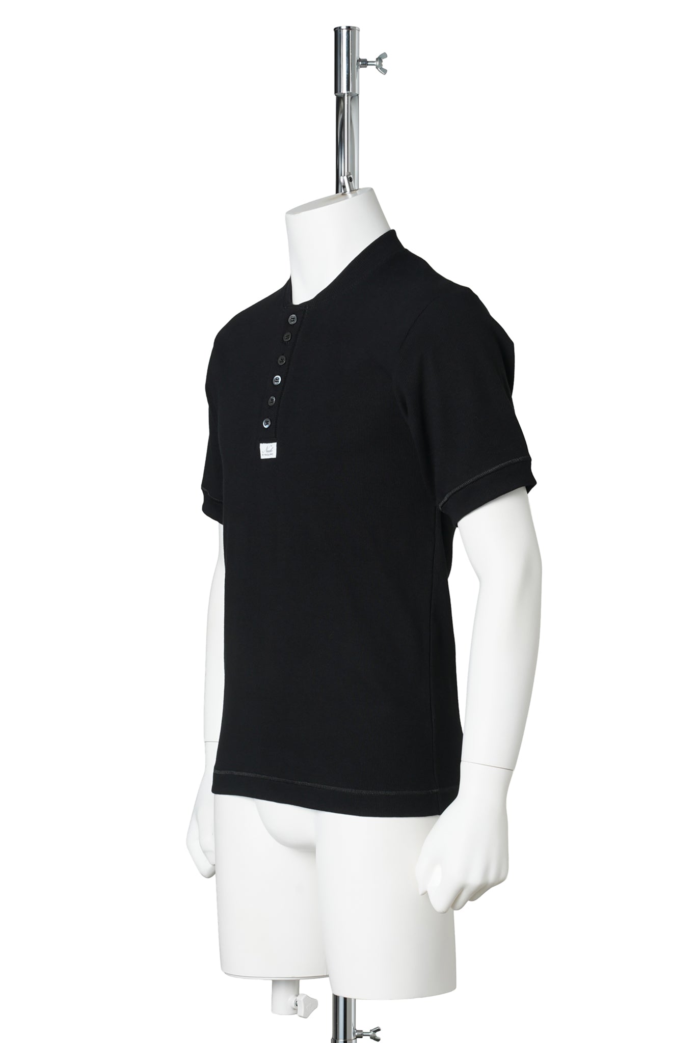 NUDO SMALL SERAFINO TEE / BLACK