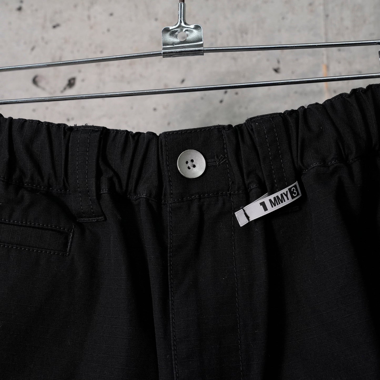 FOUR LEGS SHORTS / BLACK