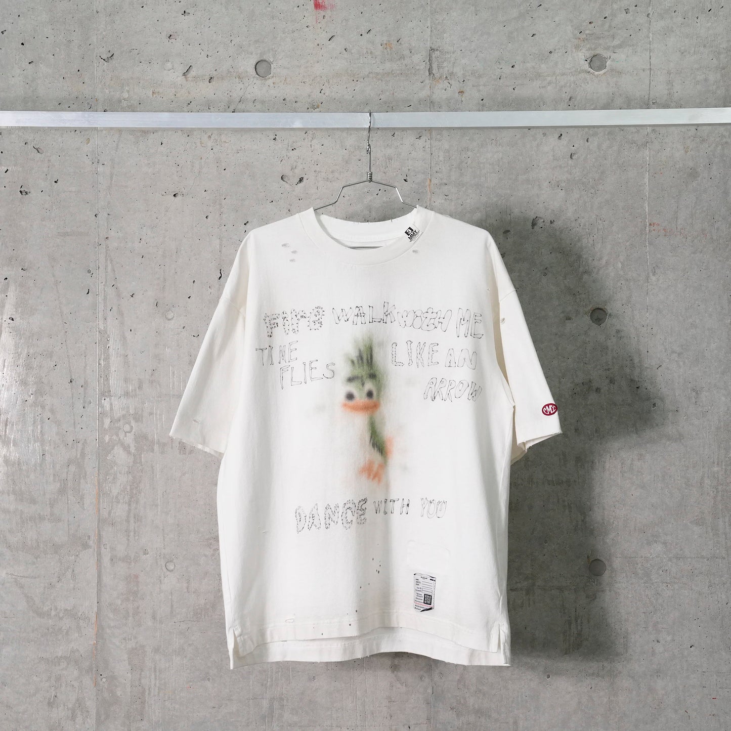 DISTRESSED TEE / WHITE