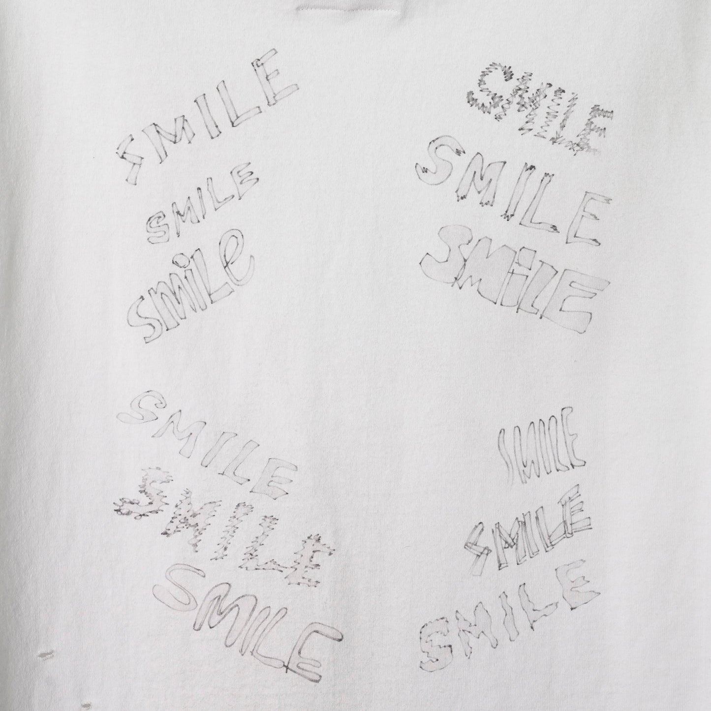 DISTRESSED TEE / WHITE