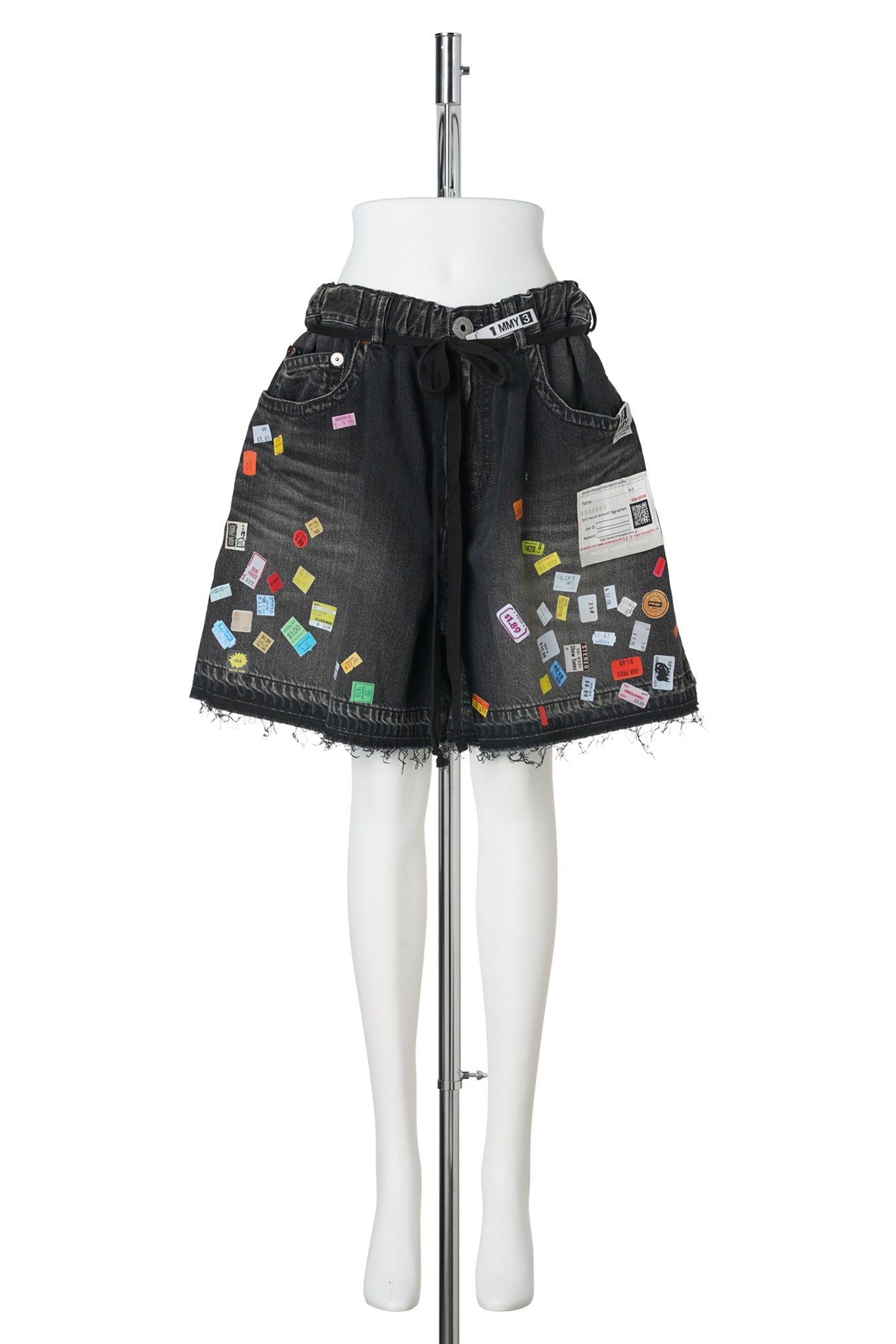 DENIM HUGE DETAIL SHORTS WITH PRICE TAG / BLACK