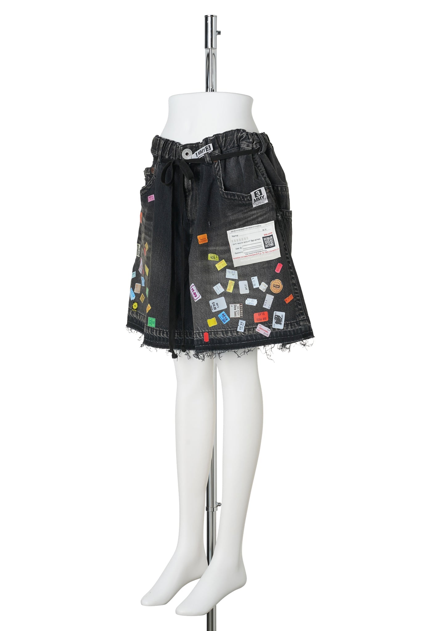 DENIM HUGE DETAIL SHORTS WITH PRICE TAG / BLACK