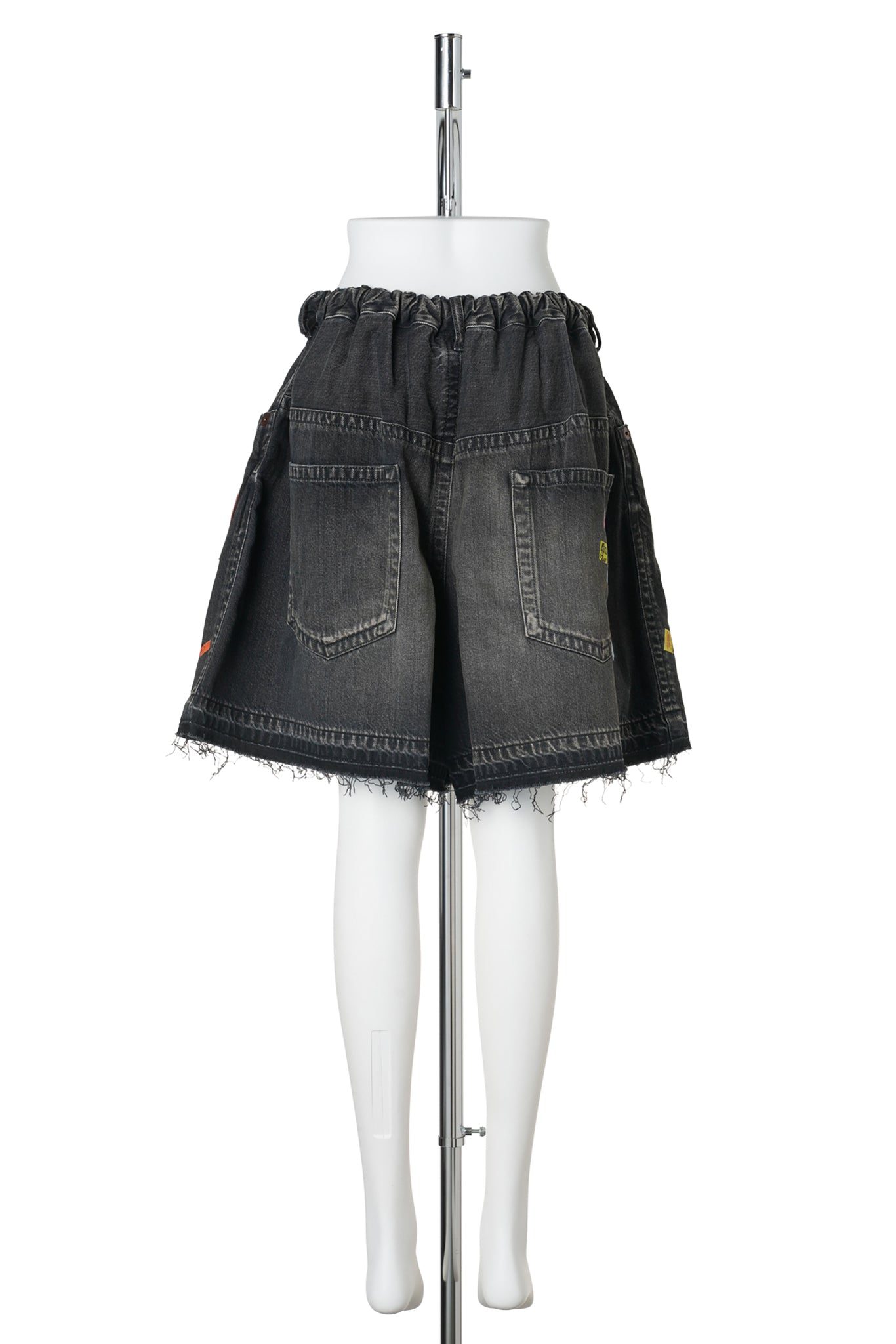 DENIM HUGE DETAIL SHORTS WITH PRICE TAG / BLACK