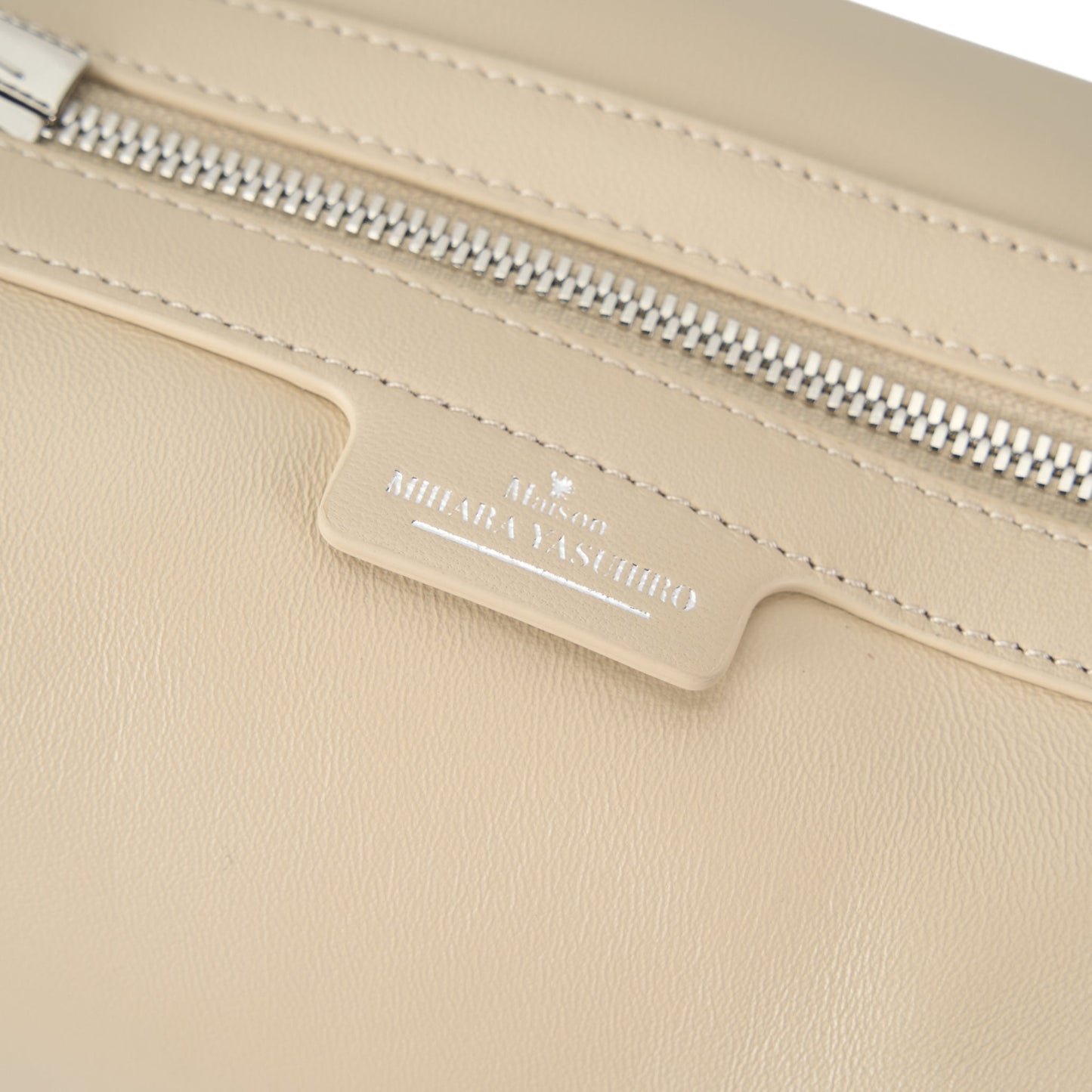 DOLLS / MEDIUM DACHSHUND BAG / BEIGE