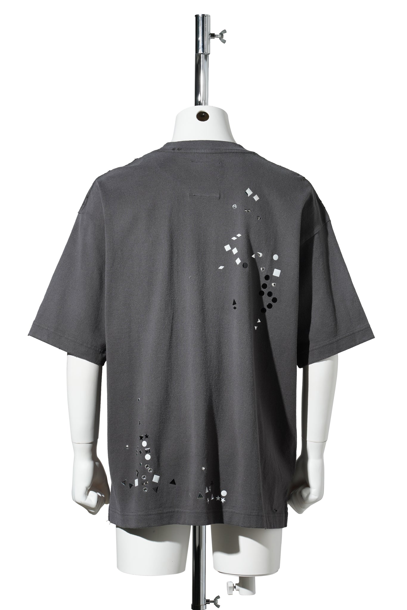 EMBELLISHED STICKER TEE / BLACK
