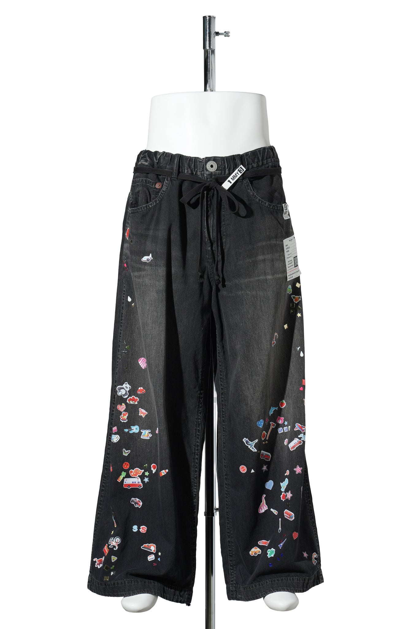 DENIM HUGE DETAIL PANTS W KIDS STICKER / BLACK