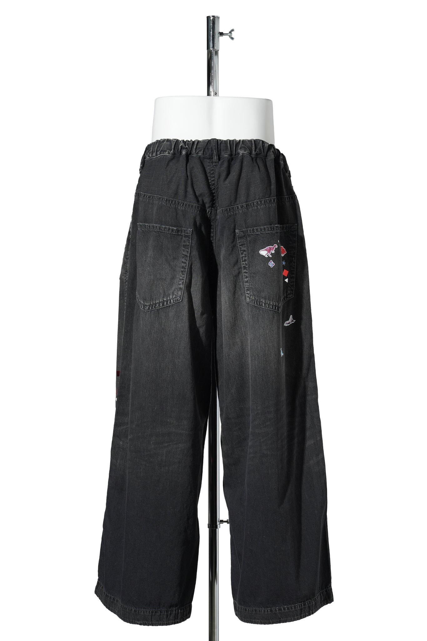 DENIM HUGE DETAIL PANTS W KIDS STICKER / BLACK