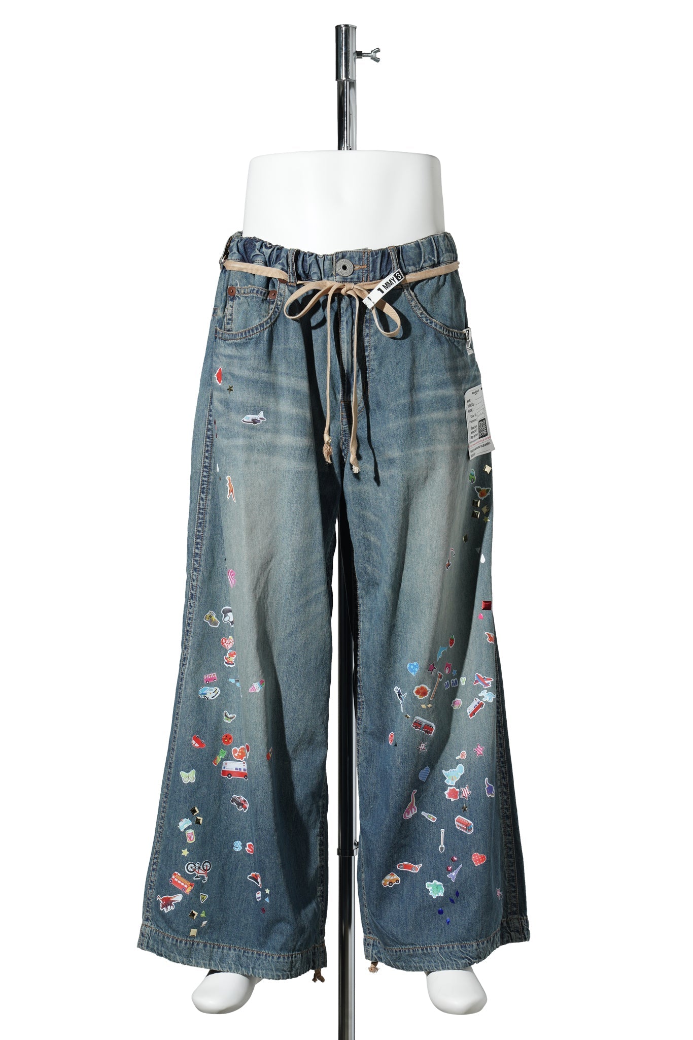 DENIM HUGE DETAIL PANTS W KIDS STICKER / INDIGO