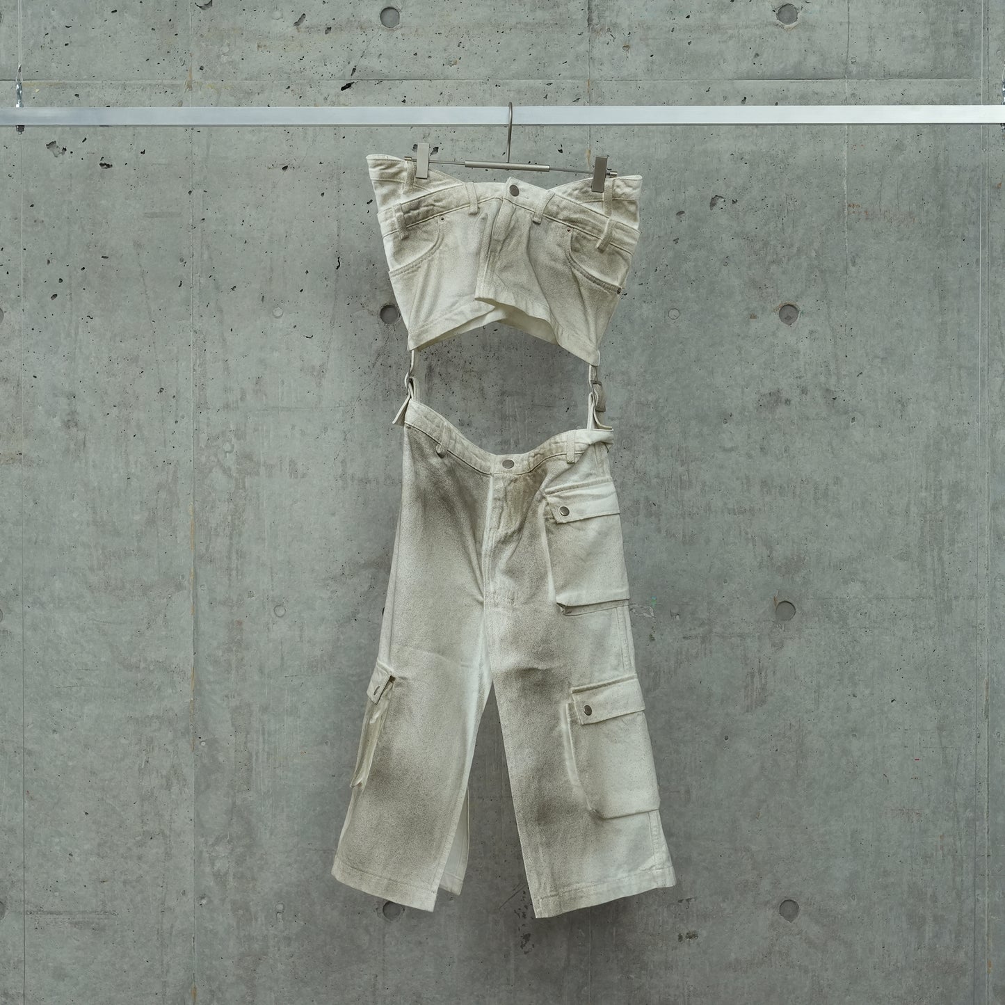 DUNGAREE SKIRT / WHITE WASH