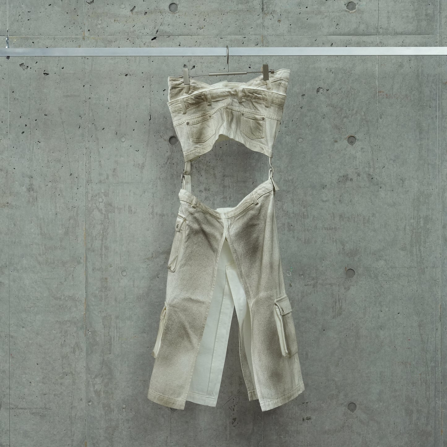 DUNGAREE SKIRT / WHITE WASH